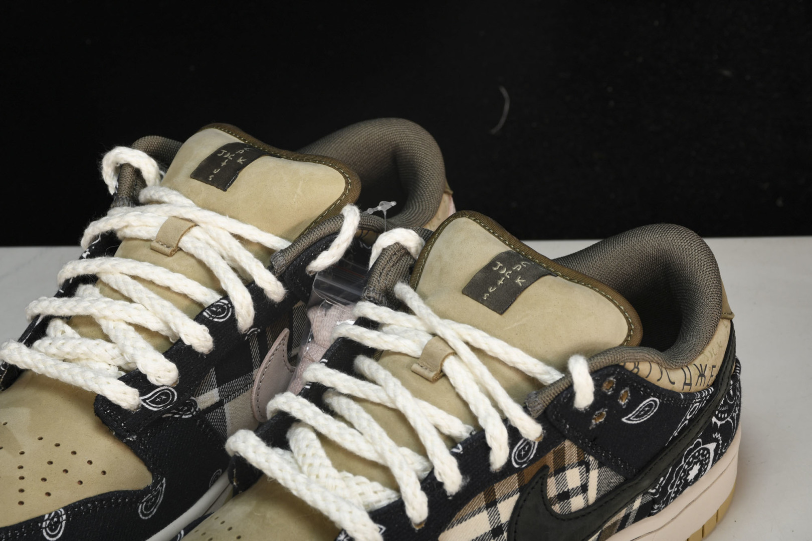 Dunk腰果花 尺码：36-47.5

纯原版出品-Travis Scott x Nike SB Dun