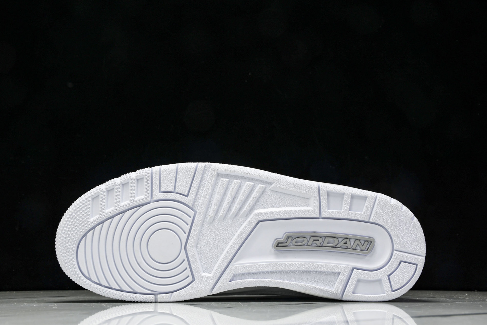 AJ3白猫 尺码40-47.5

纯原出品-Air Jordan 3 Retro Pure Money 