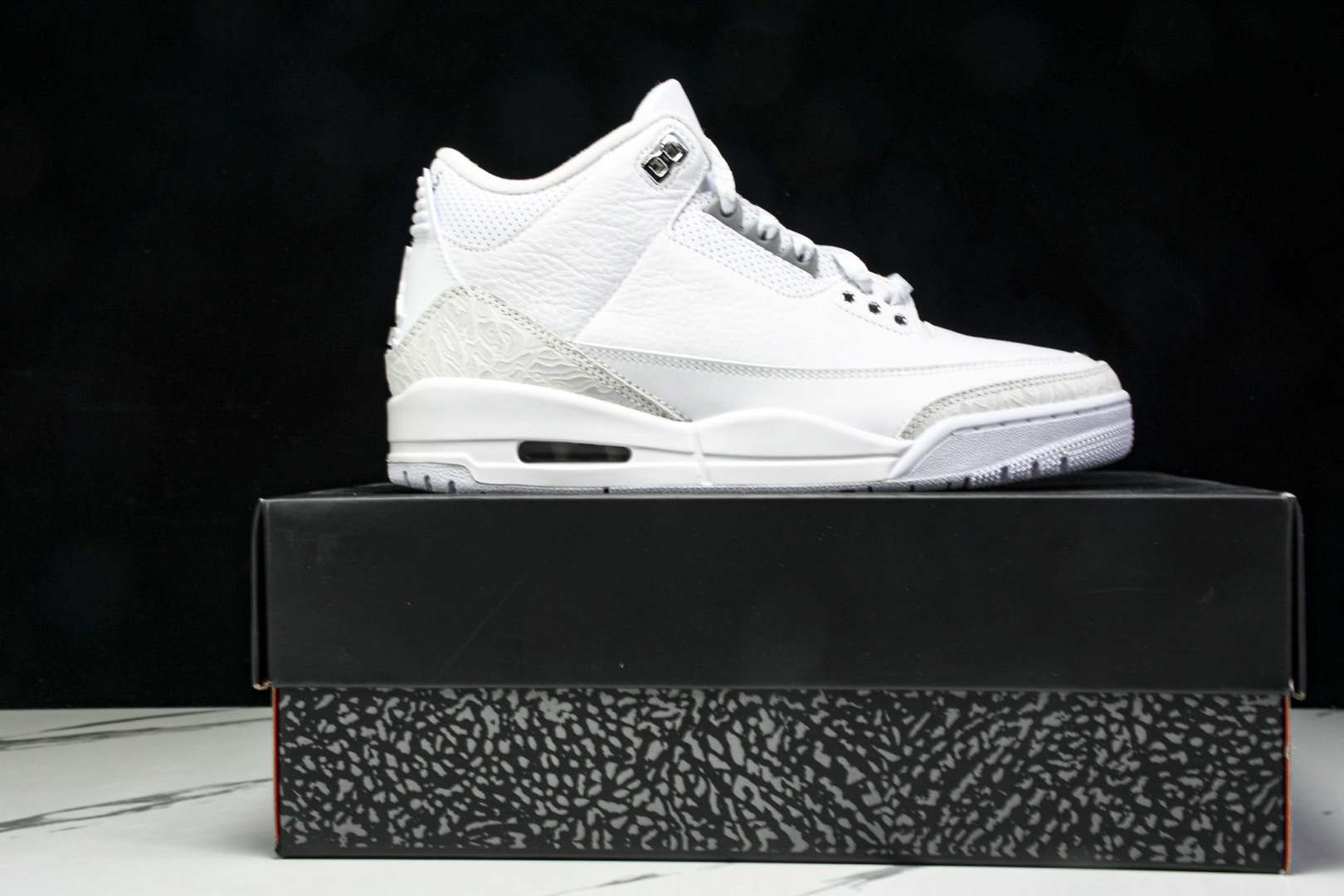 AJ3白猫 尺码40-47.5

纯原出品-Air Jordan 3 Retro Pure Money 