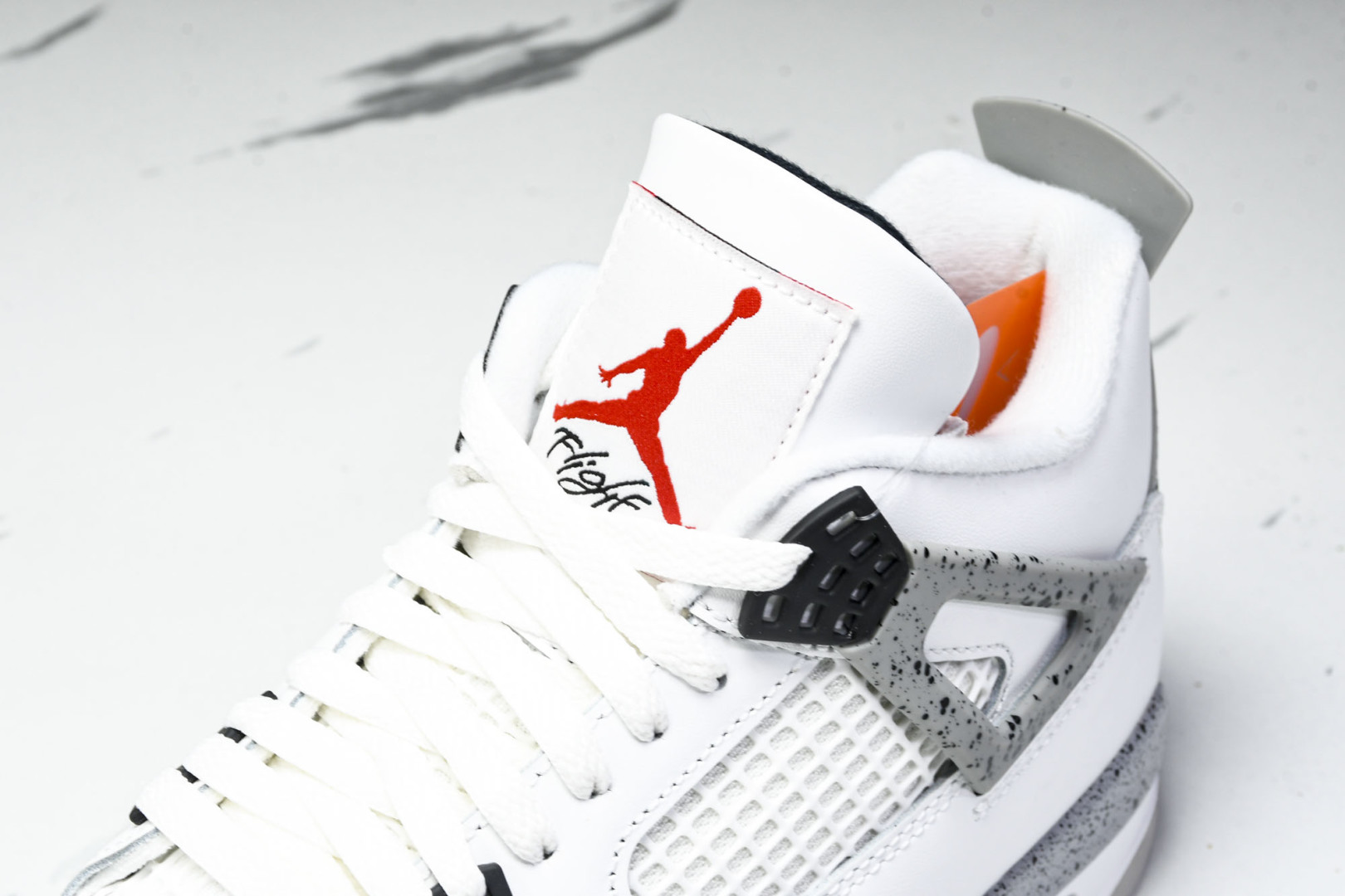 AJ4白水泥 尺码40.5-48.5

纯原出品-Air Jordan 4 Retro White Ce
