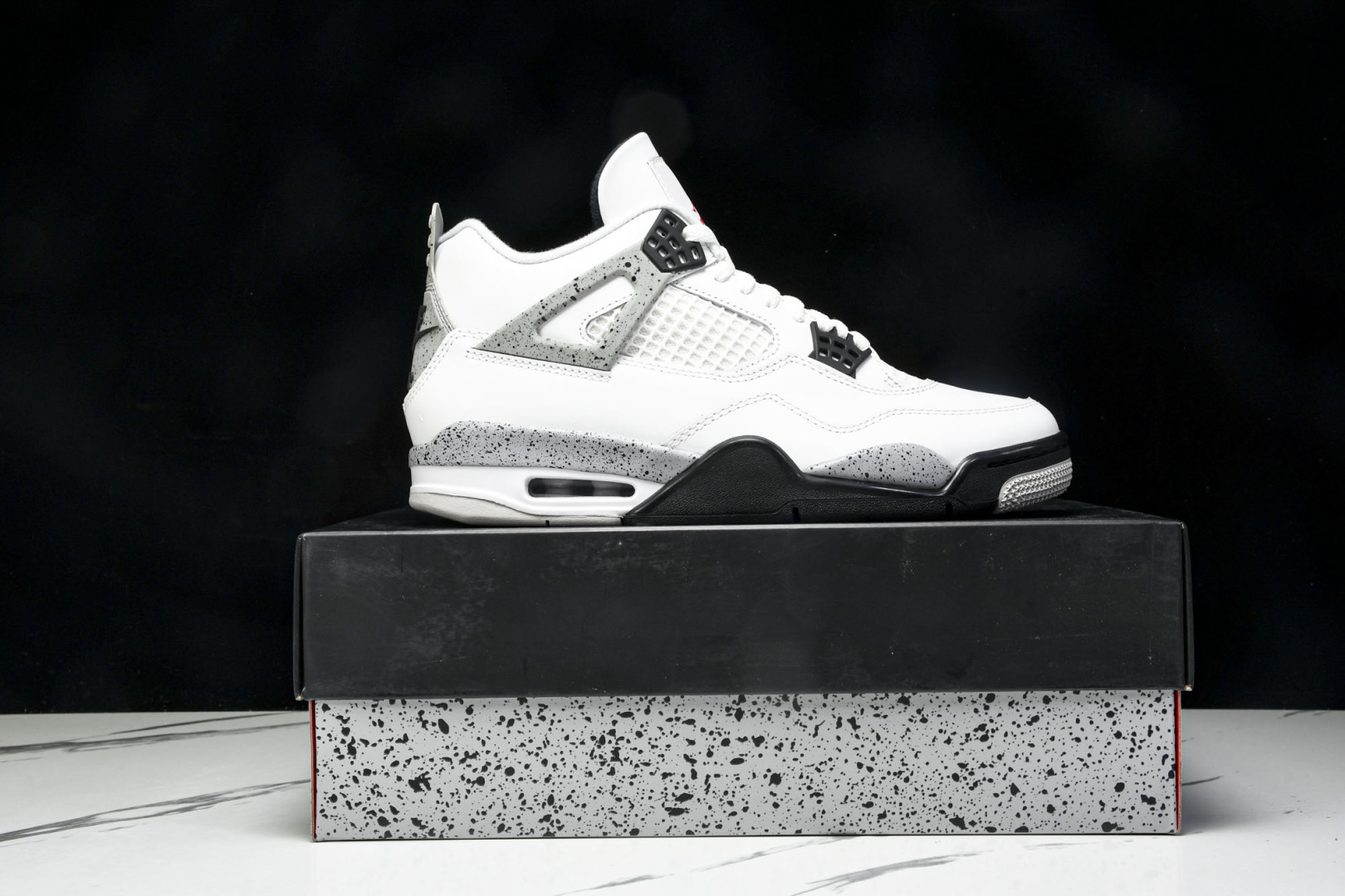 AJ4白水泥 尺码40.5-48.5

纯原出品-Air Jordan 4 Retro White Ce