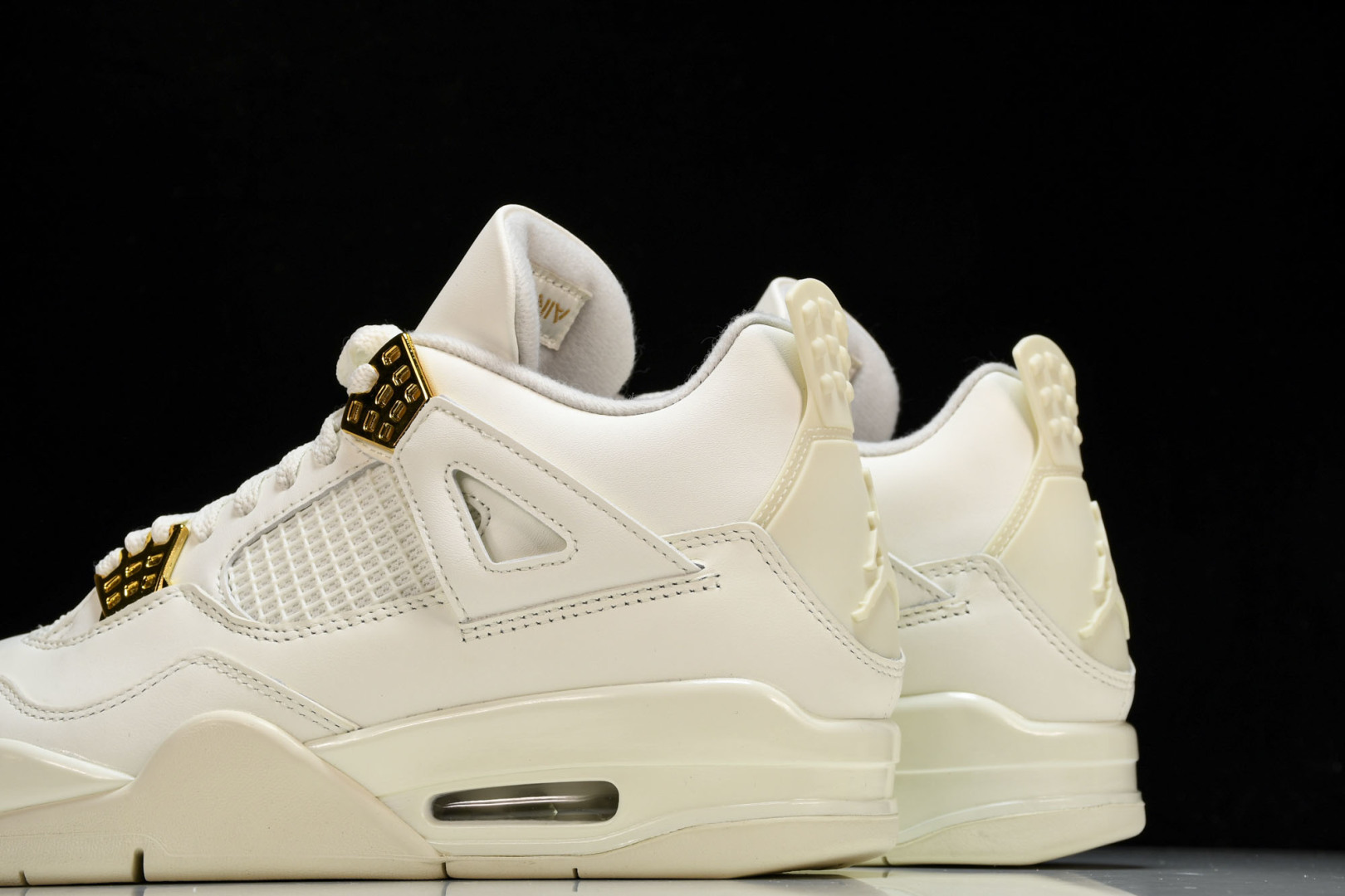 AJ4 尺码36-48.5

纯原版出品-WMNS Air Jordan4 Retro 奶白色 AQ91