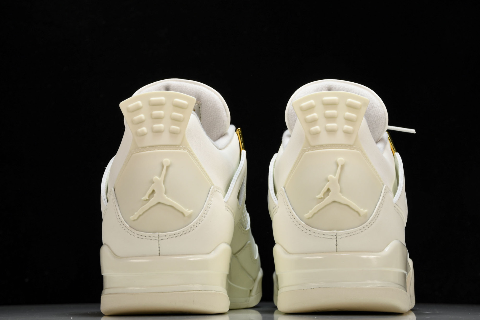 AJ4 尺码36-48.5

纯原版出品-WMNS Air Jordan4 Retro 奶白色 AQ91
