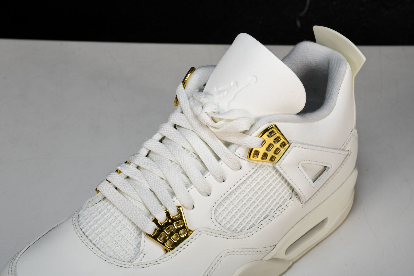 AJ4 尺码36-48.5

纯原版出品-WMNS Air Jordan4 Retro 奶白色 AQ91