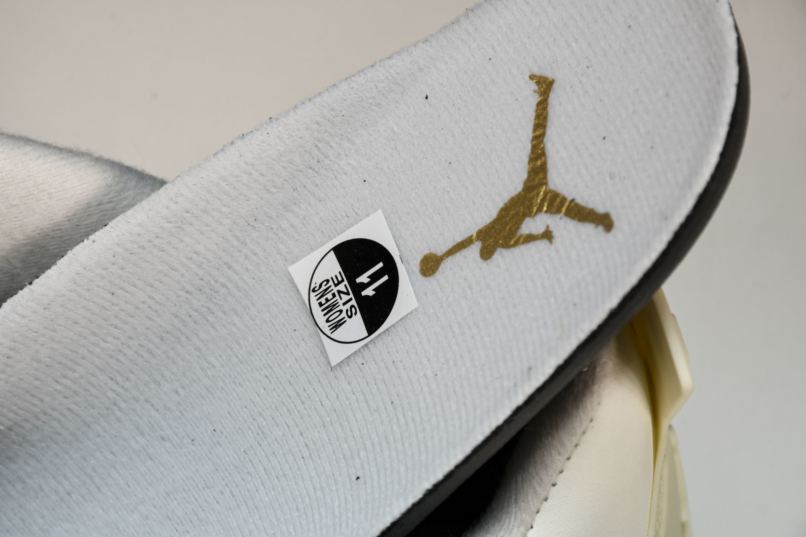 AJ4 尺码36-48.5

纯原版出品-WMNS Air Jordan4 Retro 奶白色 AQ91