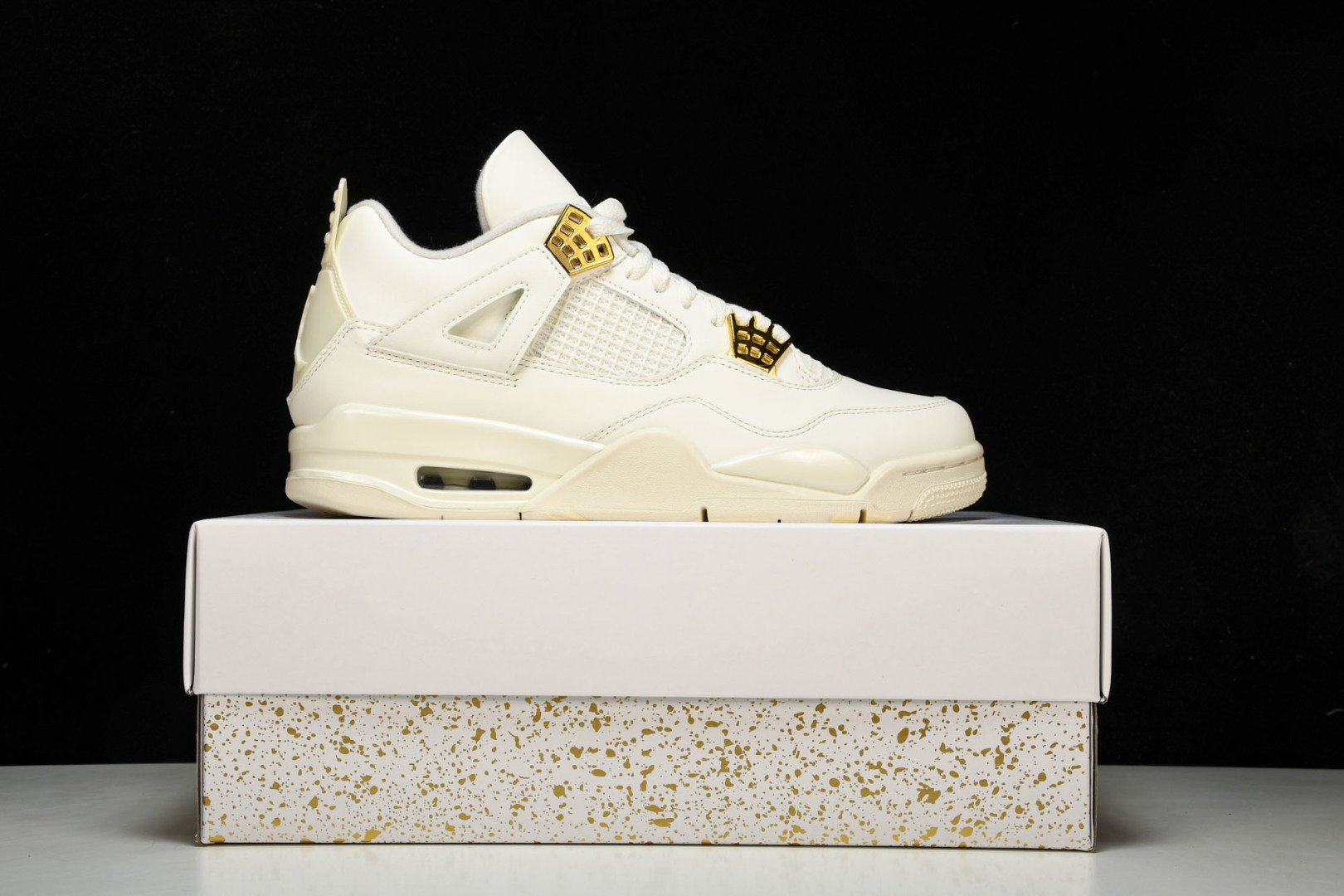 AJ4 尺码36-48.5

纯原版出品-WMNS Air Jordan4 Retro 奶白色 AQ91