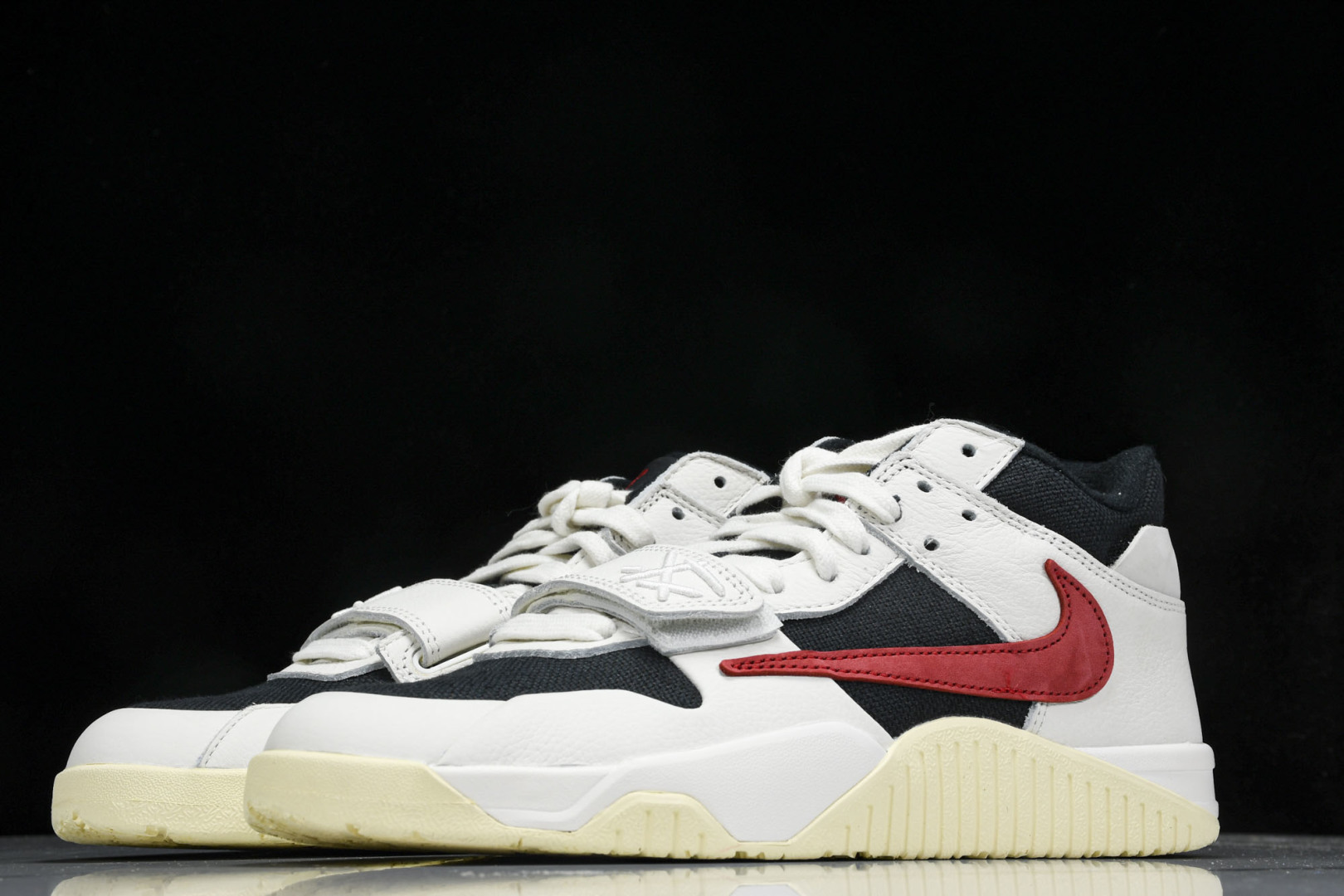 AJ倒钩 尺码40-47.5

纯原版出品-Travis Scott x Joran Executive