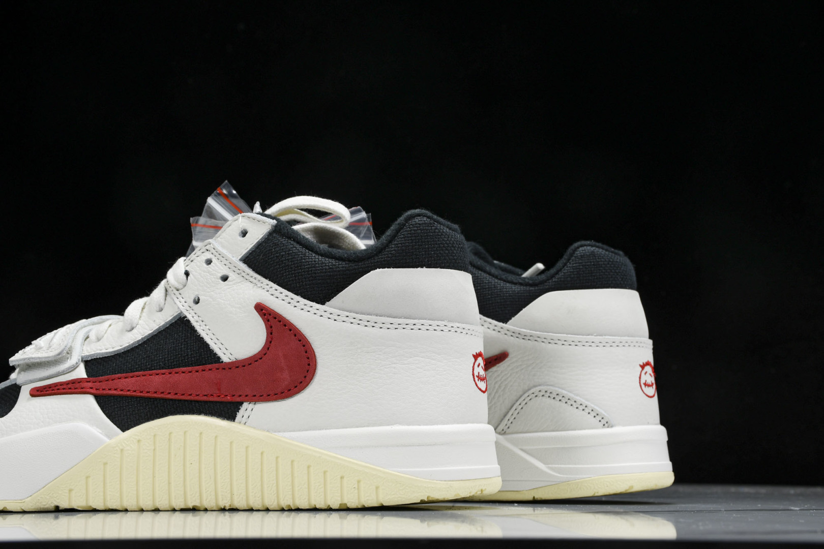 AJ倒钩 尺码40-47.5

纯原版出品-Travis Scott x Joran Executive