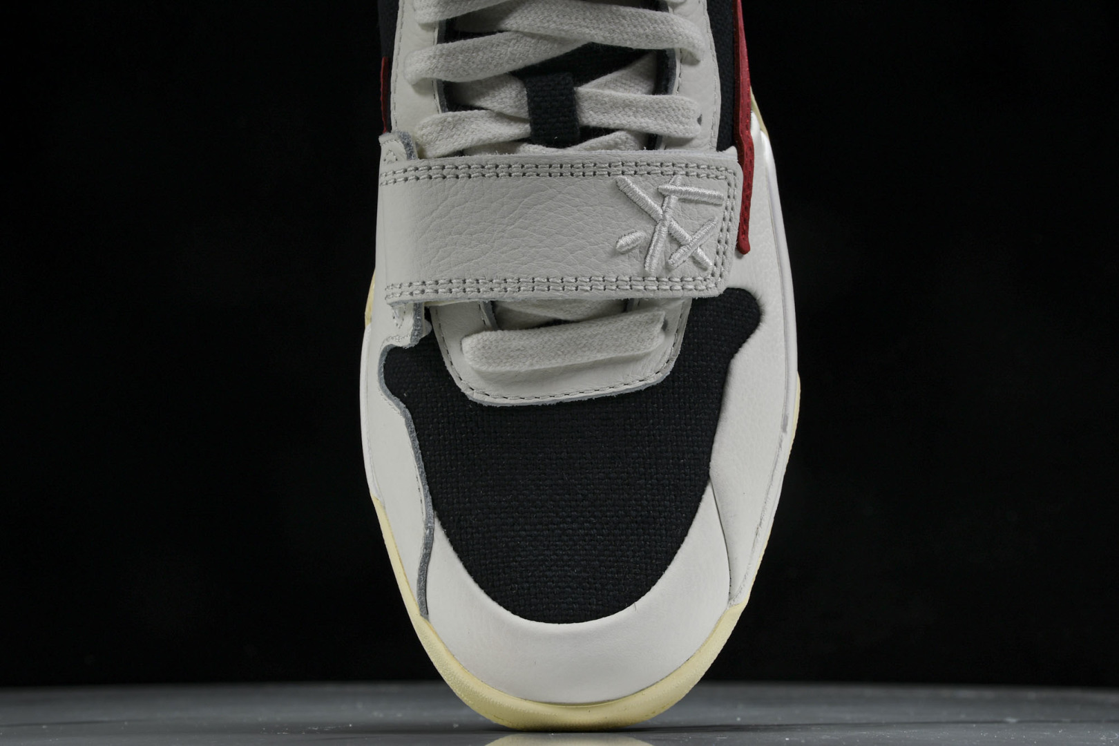 AJ倒钩 尺码40-47.5

纯原版出品-Travis Scott x Joran Executive