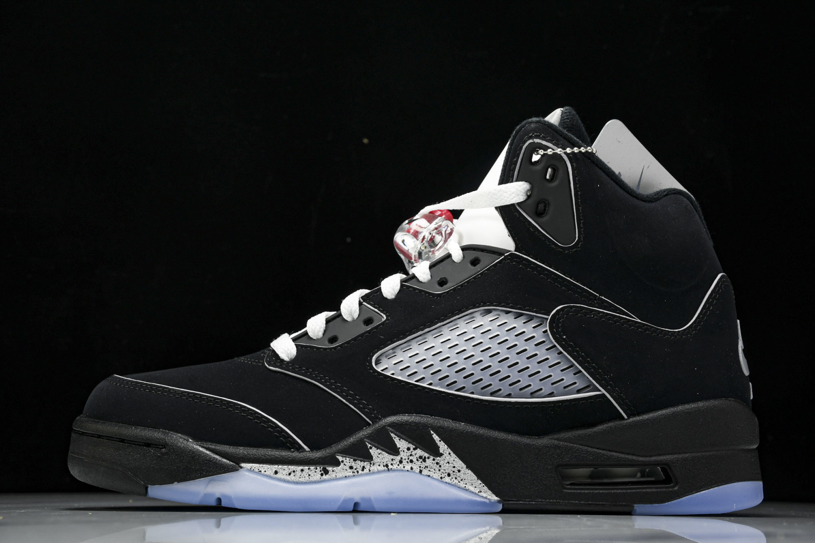 AJ5黑银 尺码40-47.5

纯原出品-Air Jordan 5 OG 2025 Metallic 