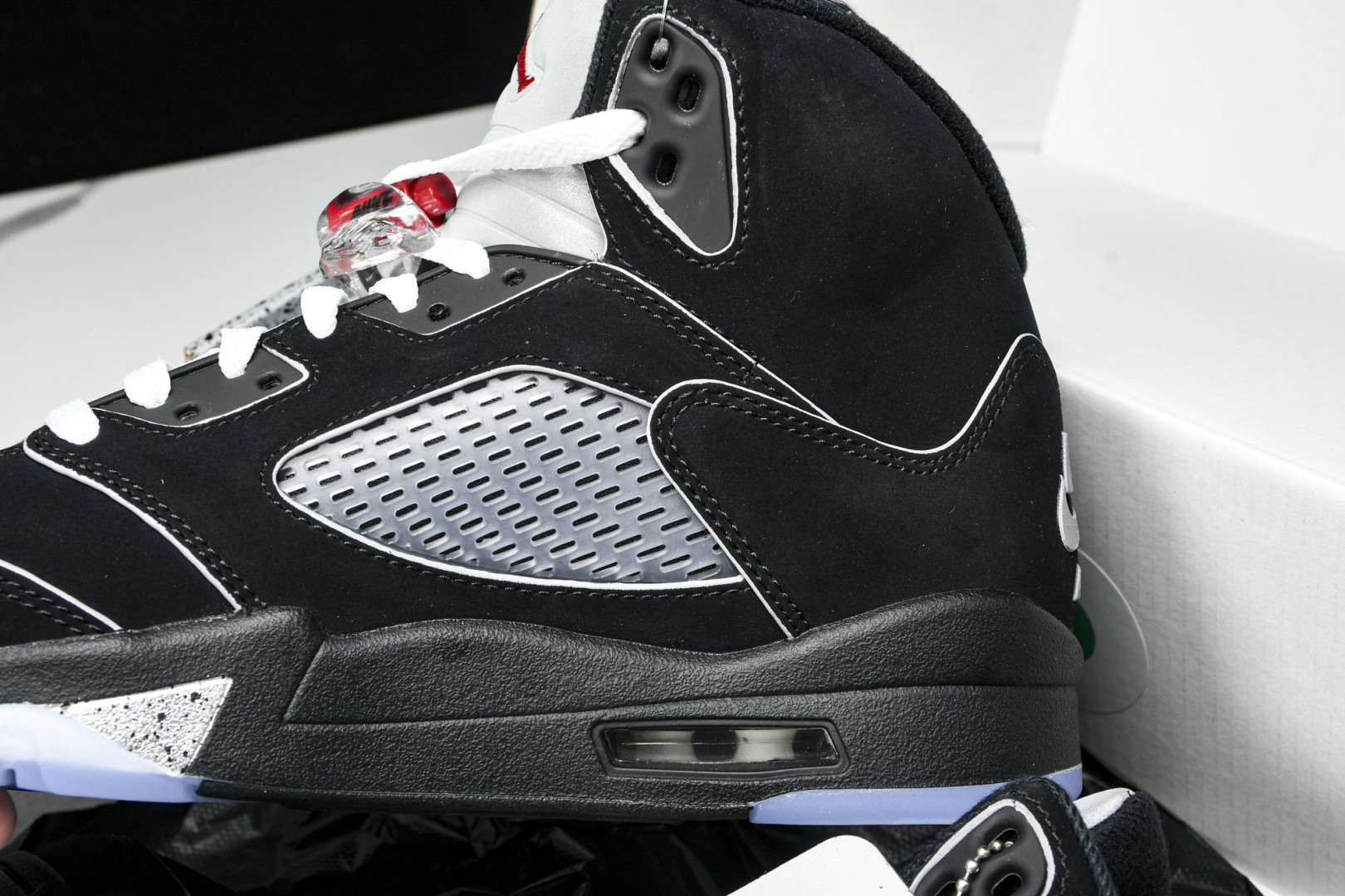 AJ5黑银 尺码40-47.5

纯原出品-Air Jordan 5 OG 2025 Metallic 