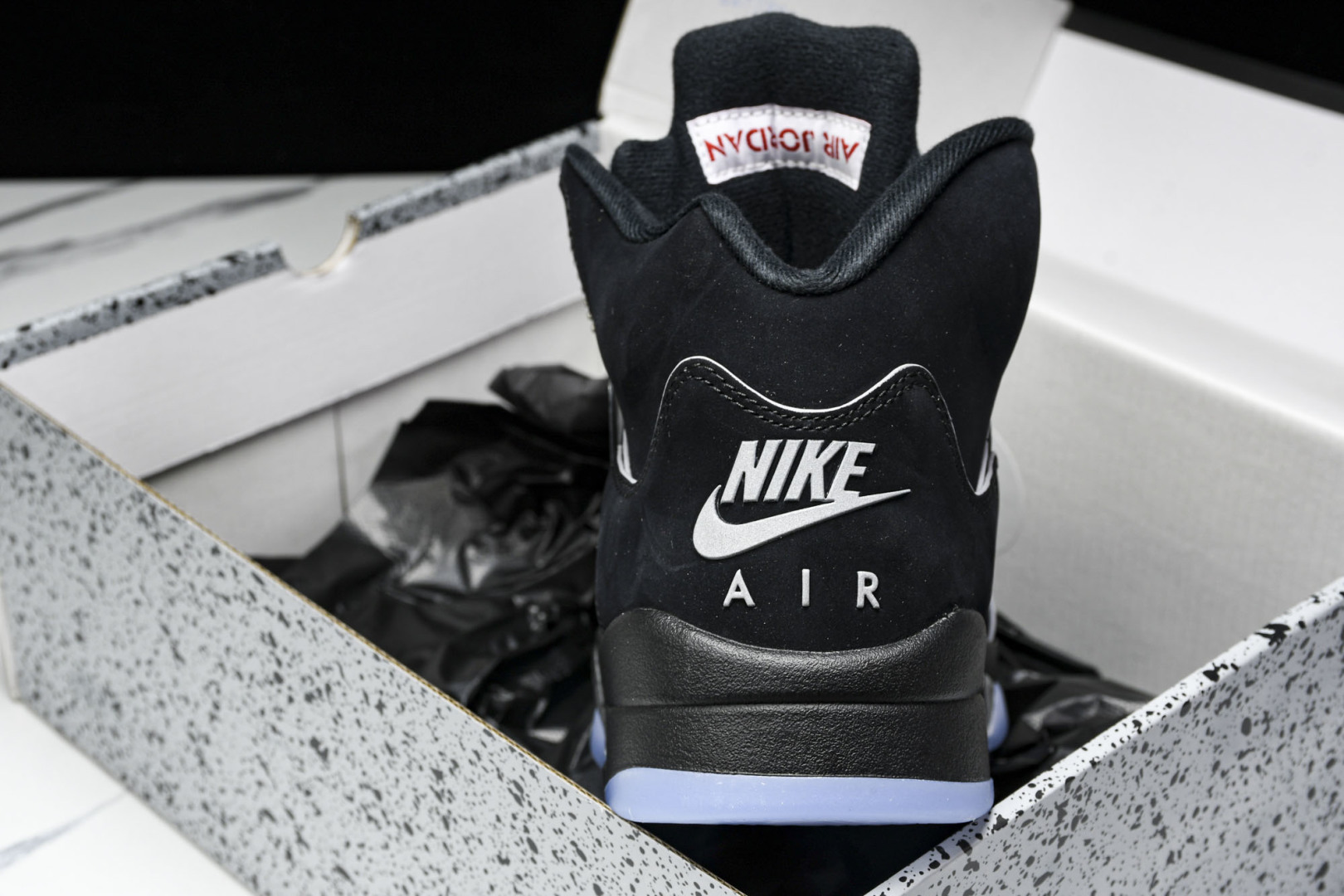 AJ5黑银 尺码40-47.5

纯原出品-Air Jordan 5 OG 2025 Metallic 
