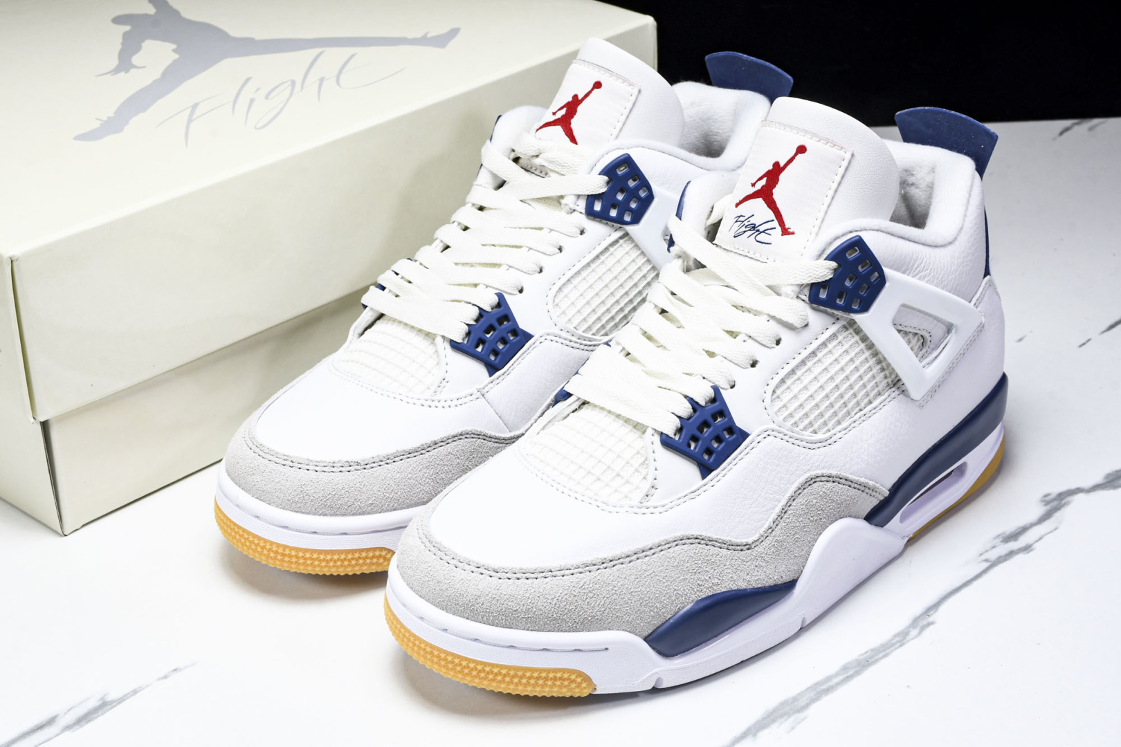 AJ4 尺码36-47.5

纯原版出品-Air Jordan 4 Retro SB Navy 海军蓝 