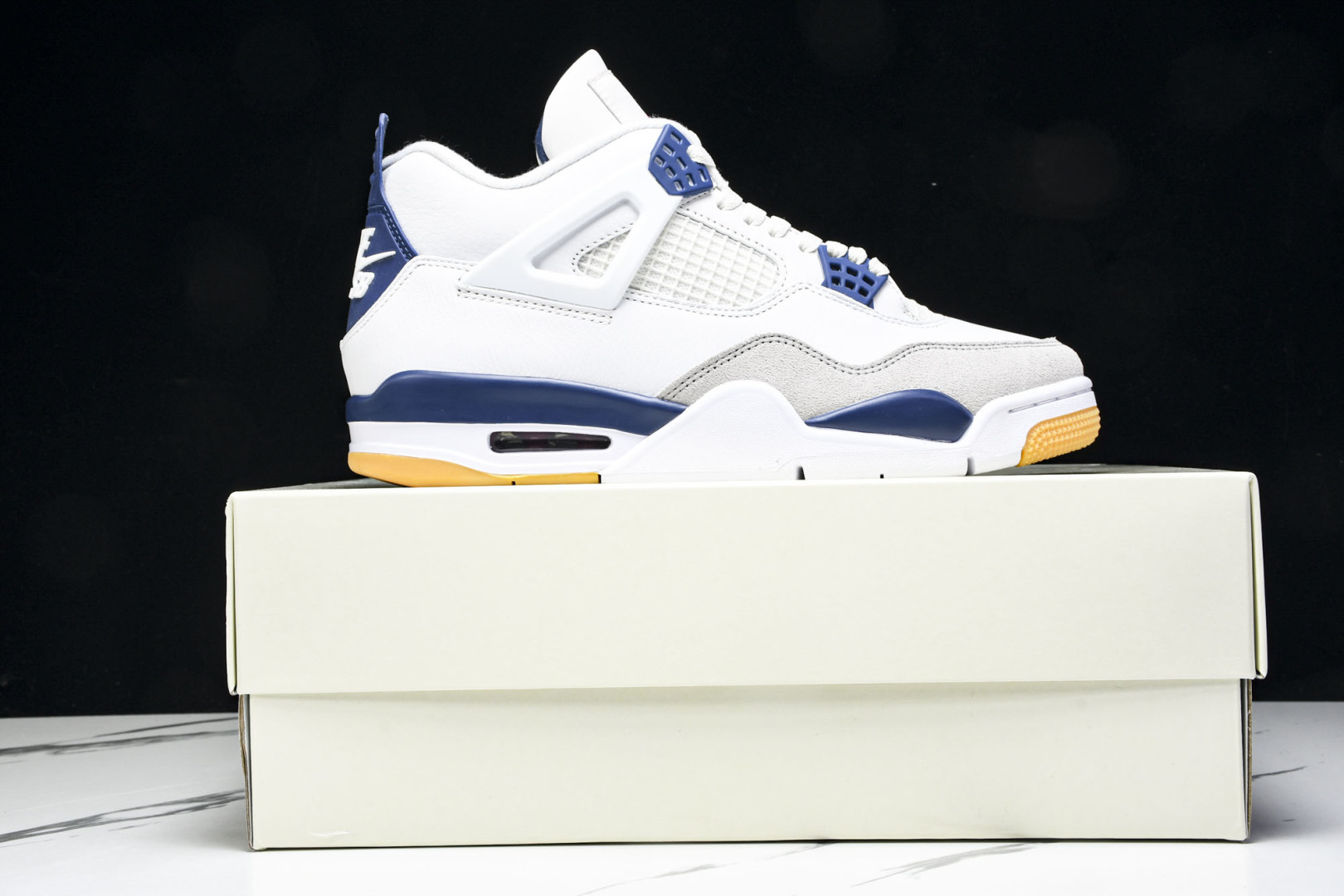 AJ4 尺码36-47.5

纯原版出品-Air Jordan 4 Retro SB Navy 海军蓝 