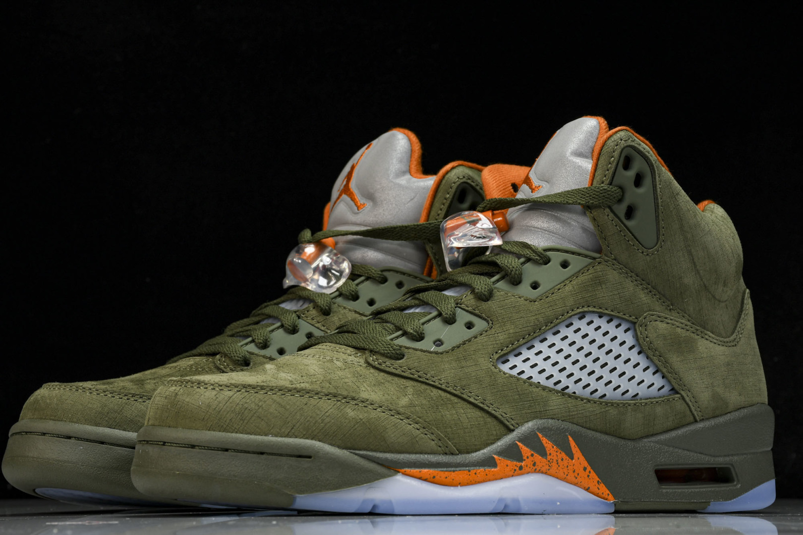 AJ5橄榄绿 尺码40.5-47.5

纯原-Air Jordan 5 Retro“Olive”橄榄绿 