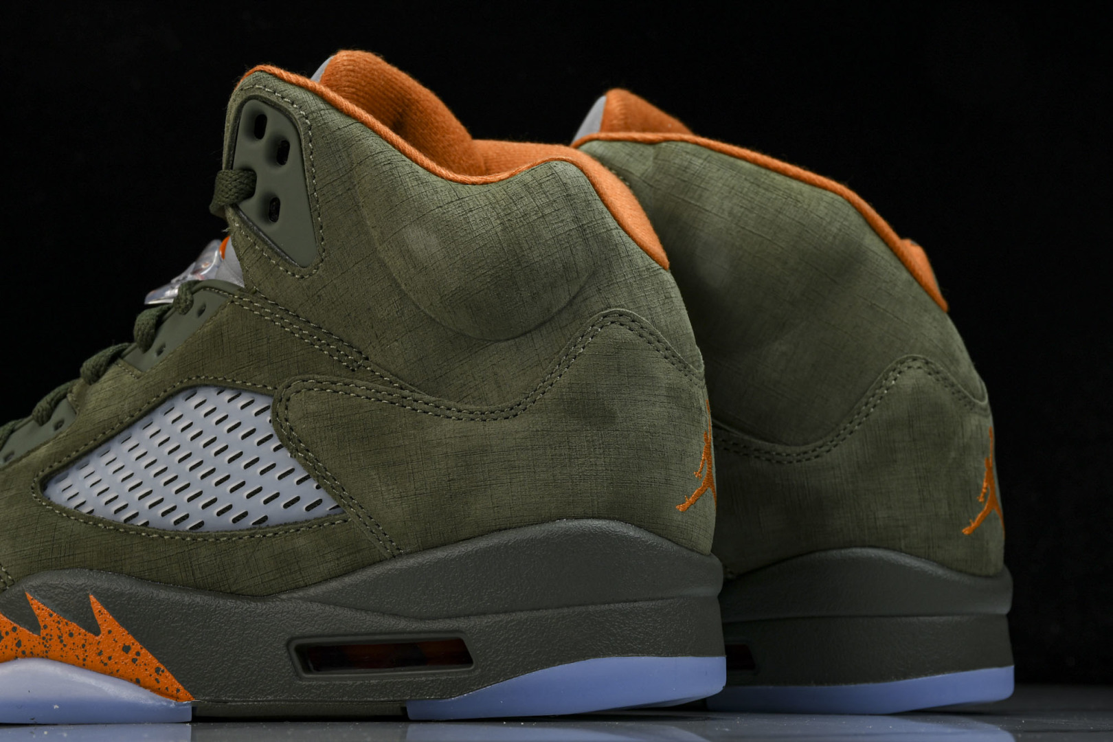 AJ5橄榄绿 尺码40.5-47.5

纯原-Air Jordan 5 Retro“Olive”橄榄绿 