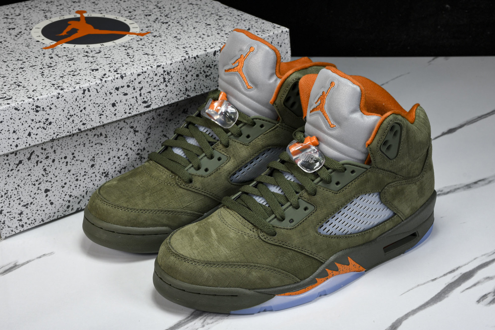 AJ5橄榄绿 尺码40.5-47.5

纯原-Air Jordan 5 Retro“Olive”橄榄绿 