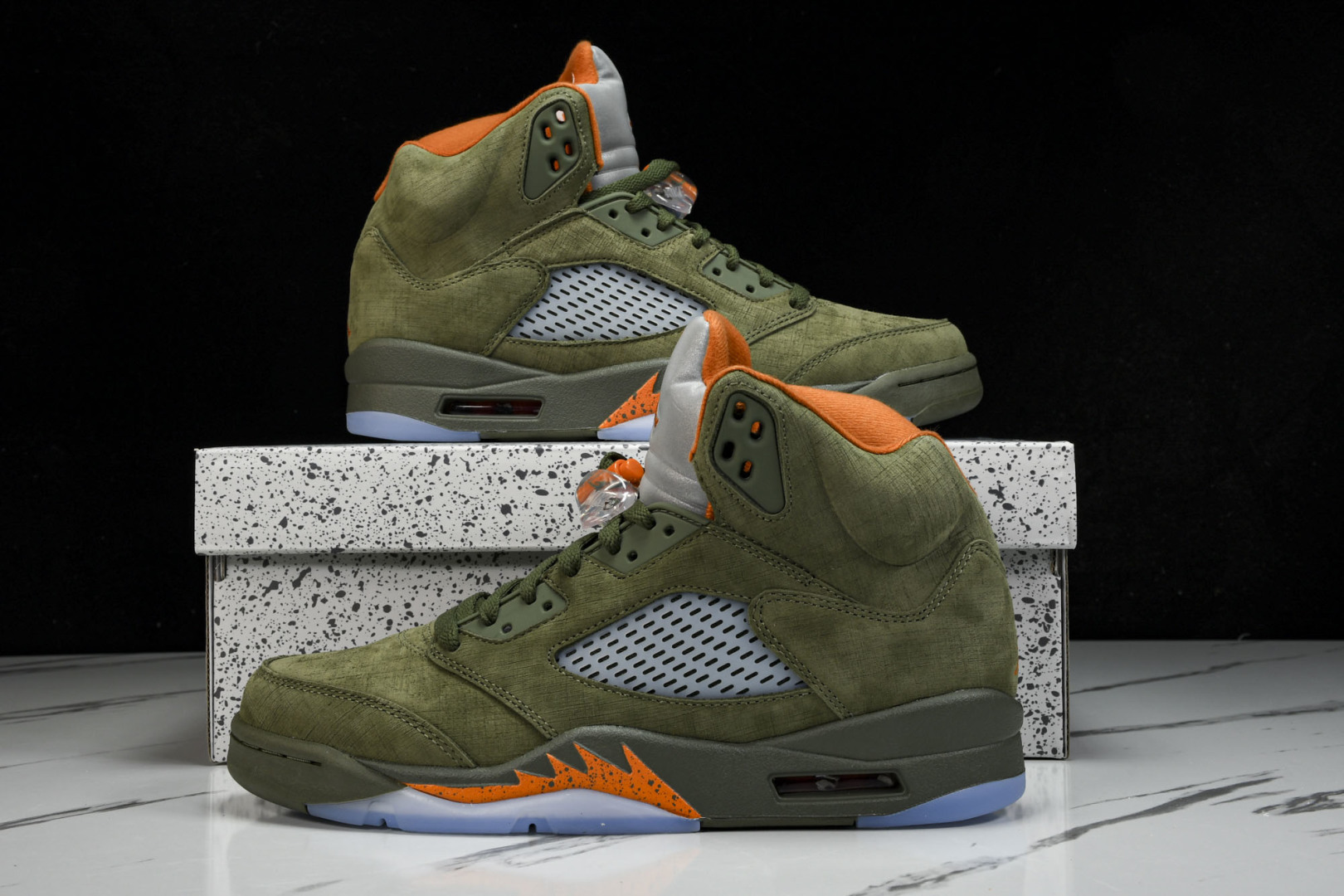 AJ5橄榄绿 尺码40.5-47.5

纯原-Air Jordan 5 Retro“Olive”橄榄绿 