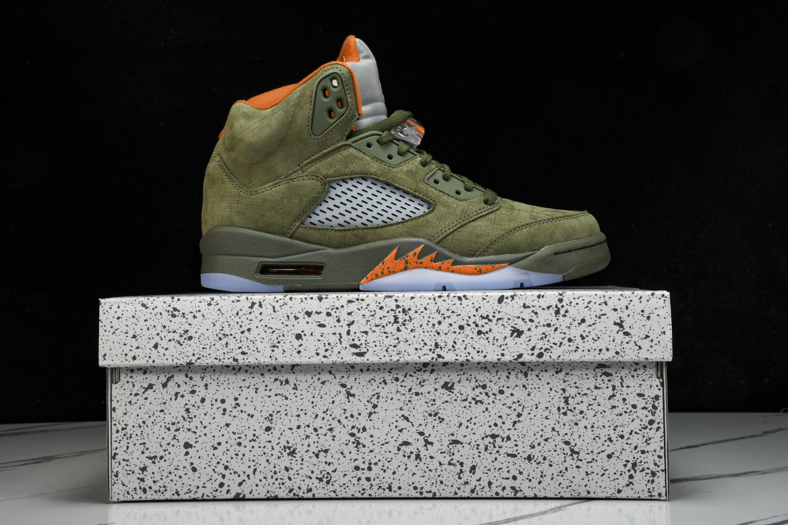 AJ5橄榄绿 尺码40.5-47.5

纯原-Air Jordan 5 Retro“Olive”橄榄绿 