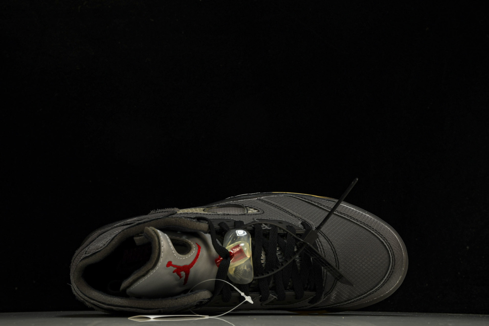 AJ5 尺码40-47.5

纯原版出品-OFF-WHITE x Air Jordan AJ5 Retr