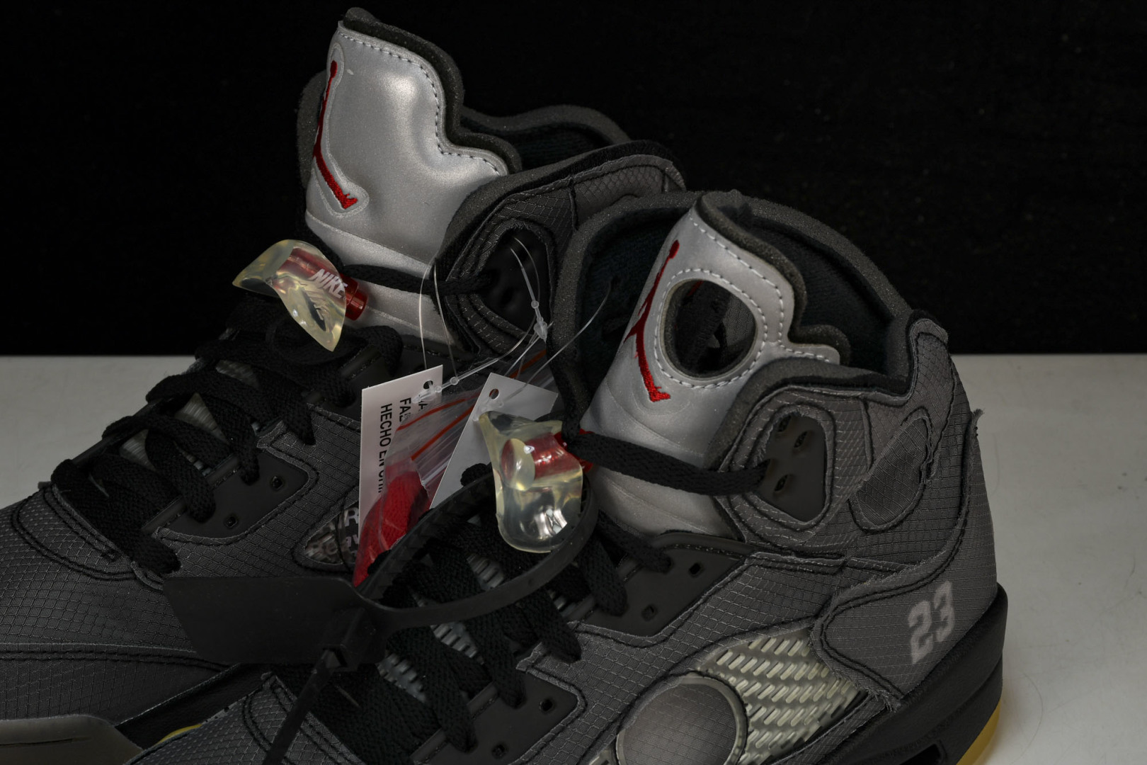 AJ5 尺码40-47.5

纯原版出品-OFF-WHITE x Air Jordan AJ5 Retr