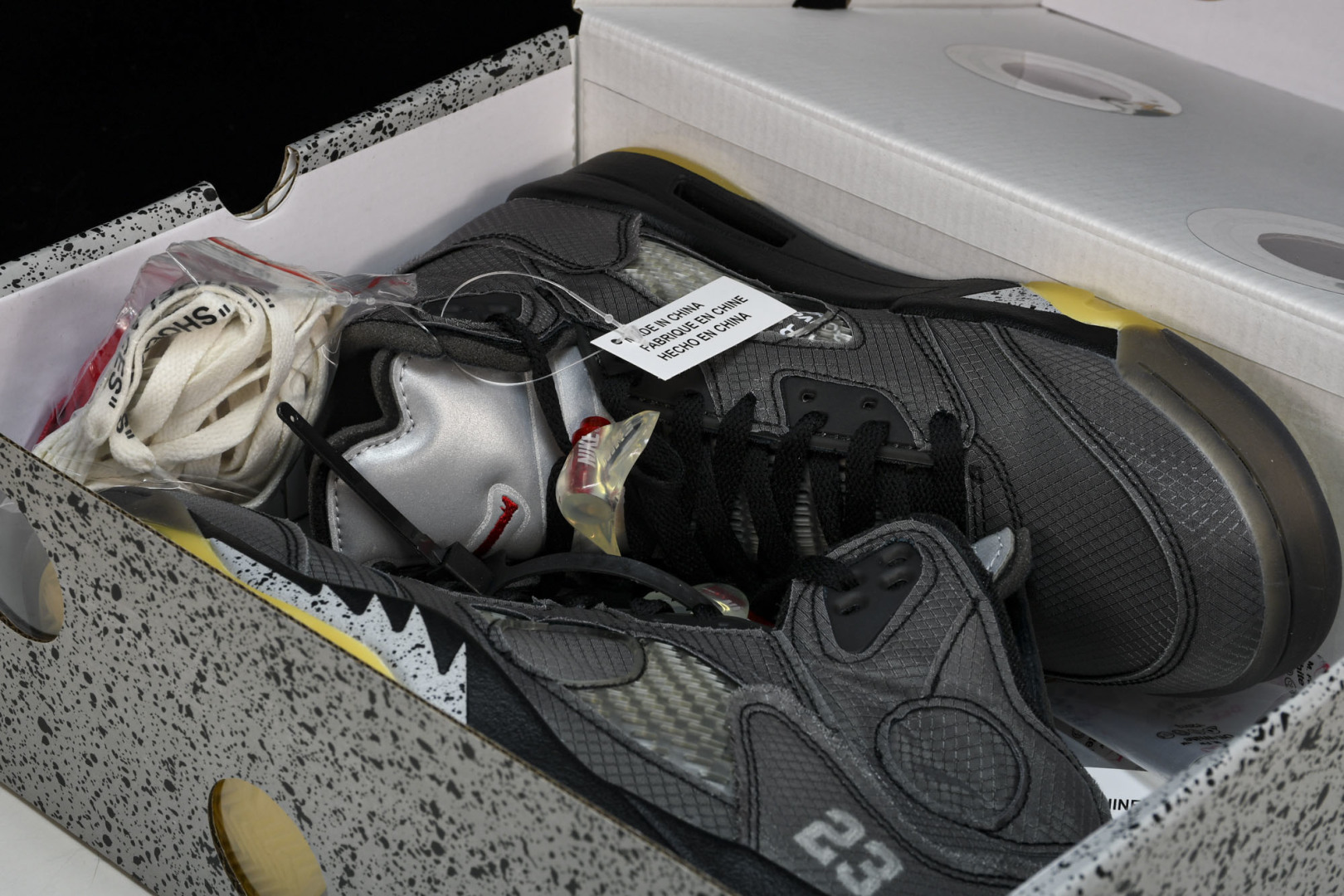 AJ5 尺码40-47.5

纯原版出品-OFF-WHITE x Air Jordan AJ5 Retr