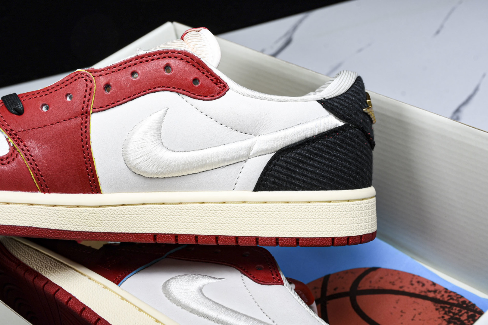 AJ Low 尺码40-47.5

纯原版出品-Trophy Room x AJ 1 Low“Home”