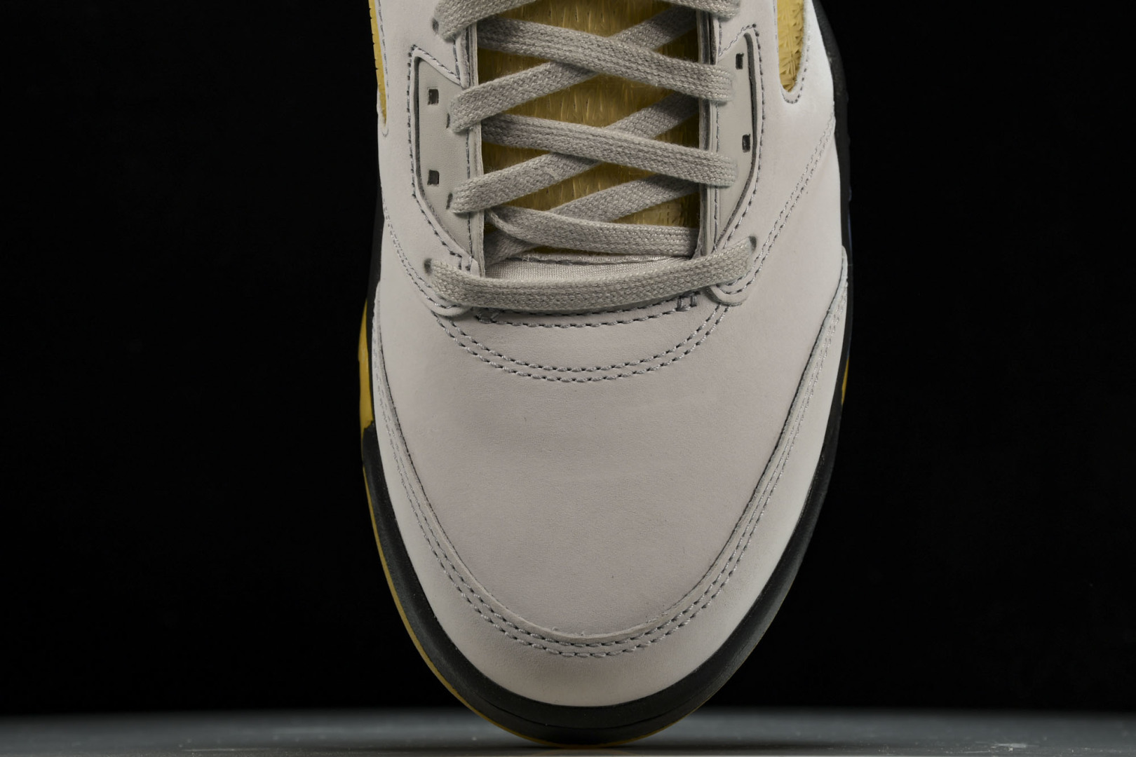 AJ5白黄 尺码40-47.5

纯原版出品-WMNS A Ma Maniére x  Air Jord