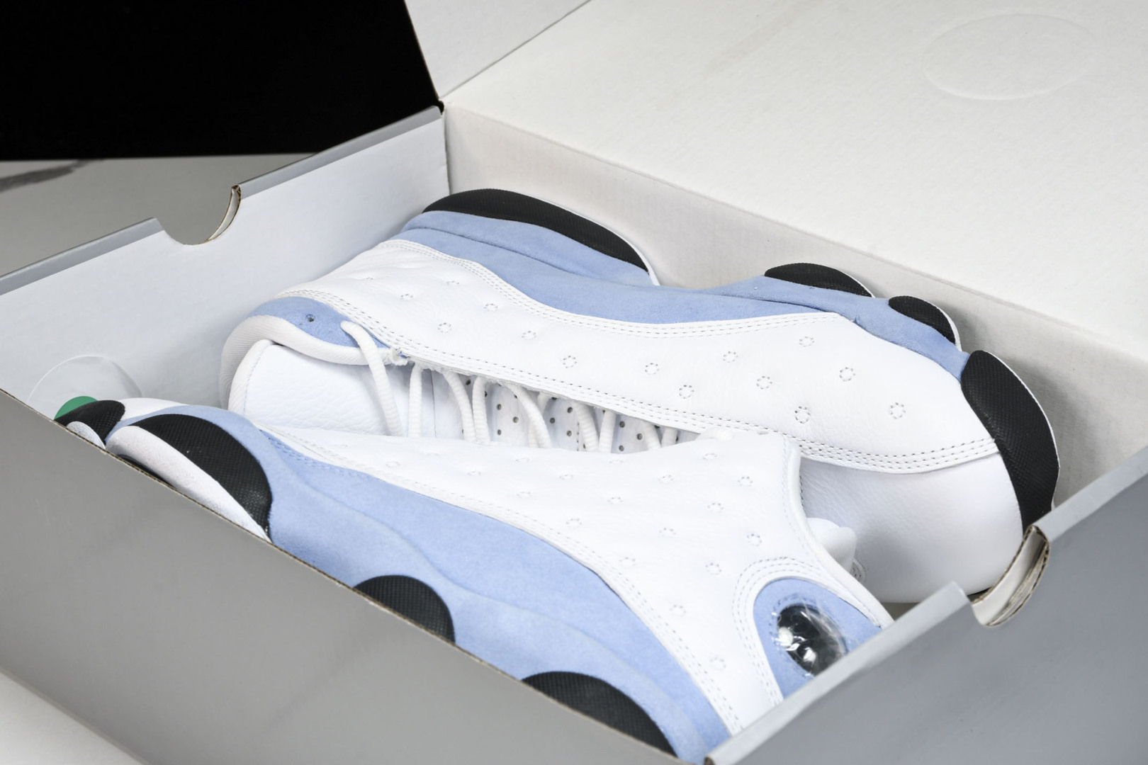 AJ13 尺码40-47.5

纯原版出品-AIR JORDAN 13 RETRO “Blue Grey