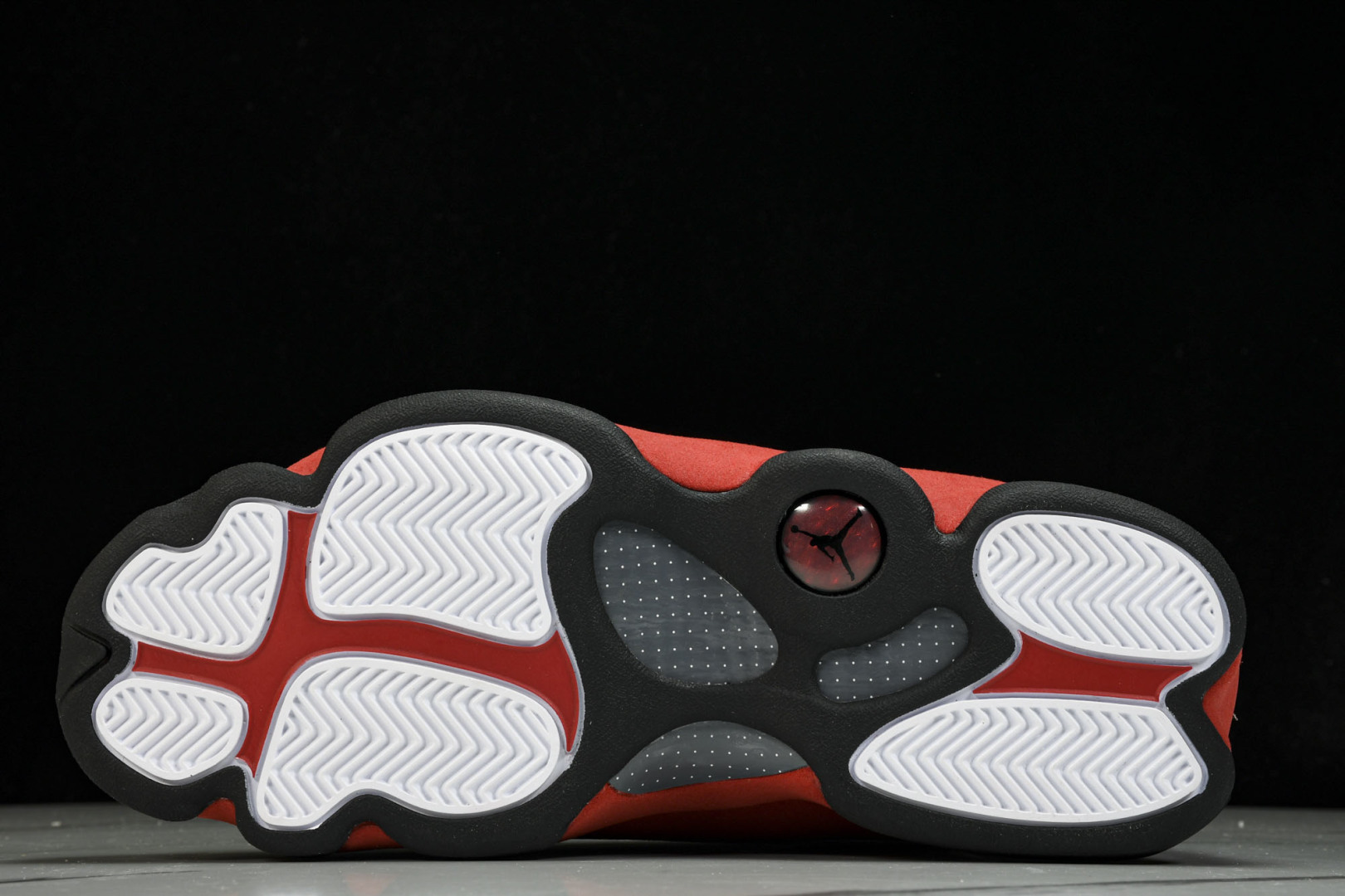 AJ13 尺码40-47.5

纯原版出品- Air Jordan 13 Retro OG“Chicag