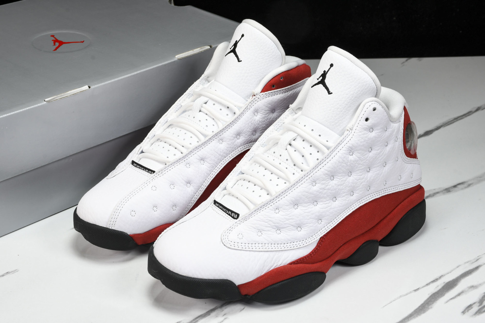 AJ13 尺码40-47.5

纯原版出品- Air Jordan 13 Retro OG“Chicag