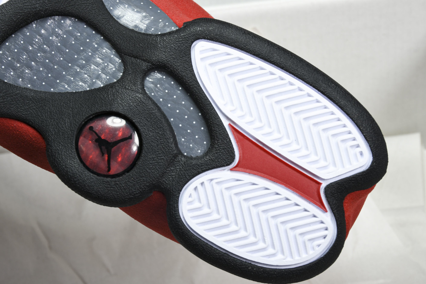 AJ13 尺码40-47.5

纯原版出品- Air Jordan 13 Retro OG“Chicag
