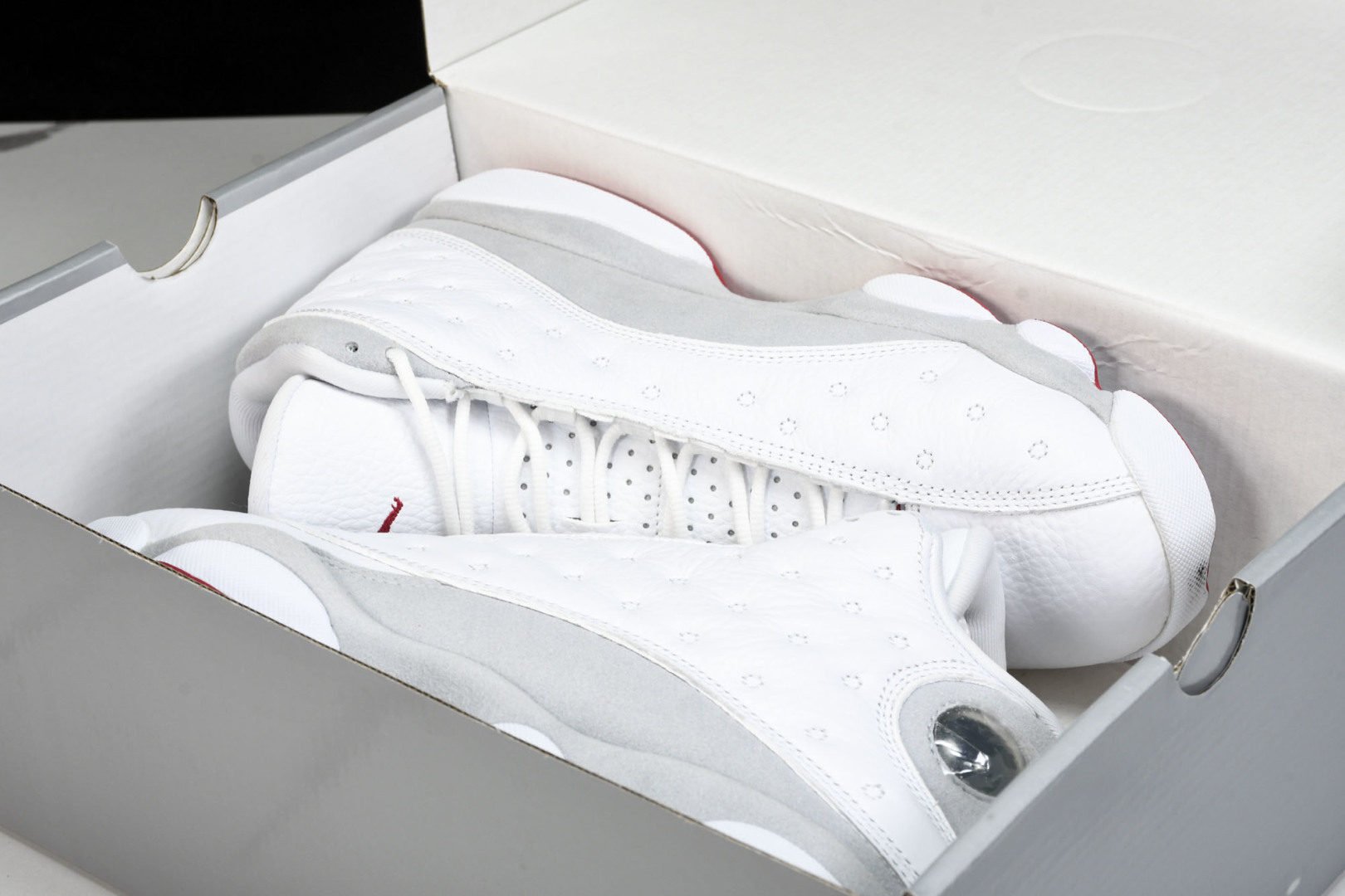 AJ13 尺码40-47.5

纯原版出品-Air Jordan 13“Wolf Grey”白灰 -16