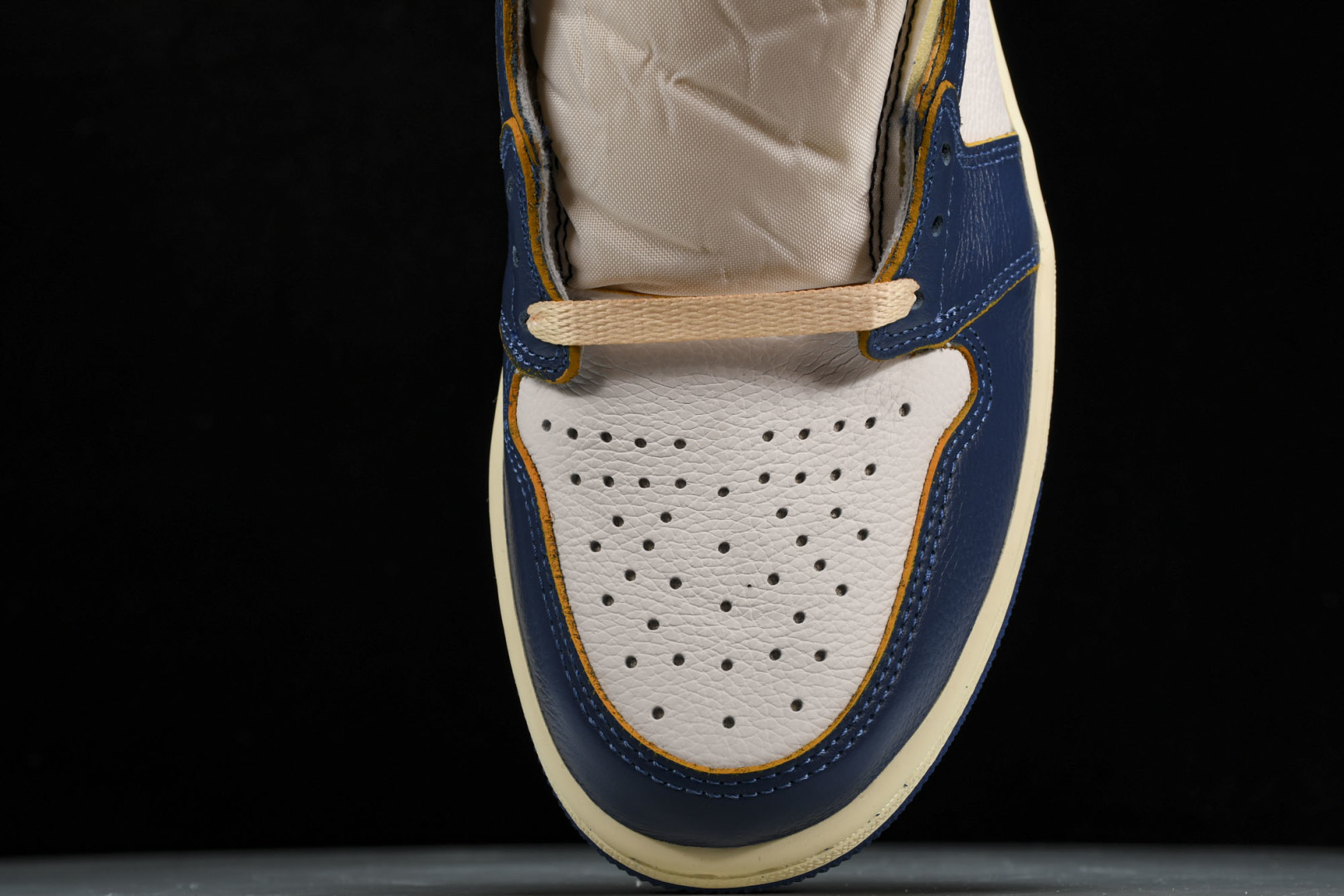 AJ1 UN 尺码40-48.5

纯原版出品-Union x Air Jordan 1 Retro H