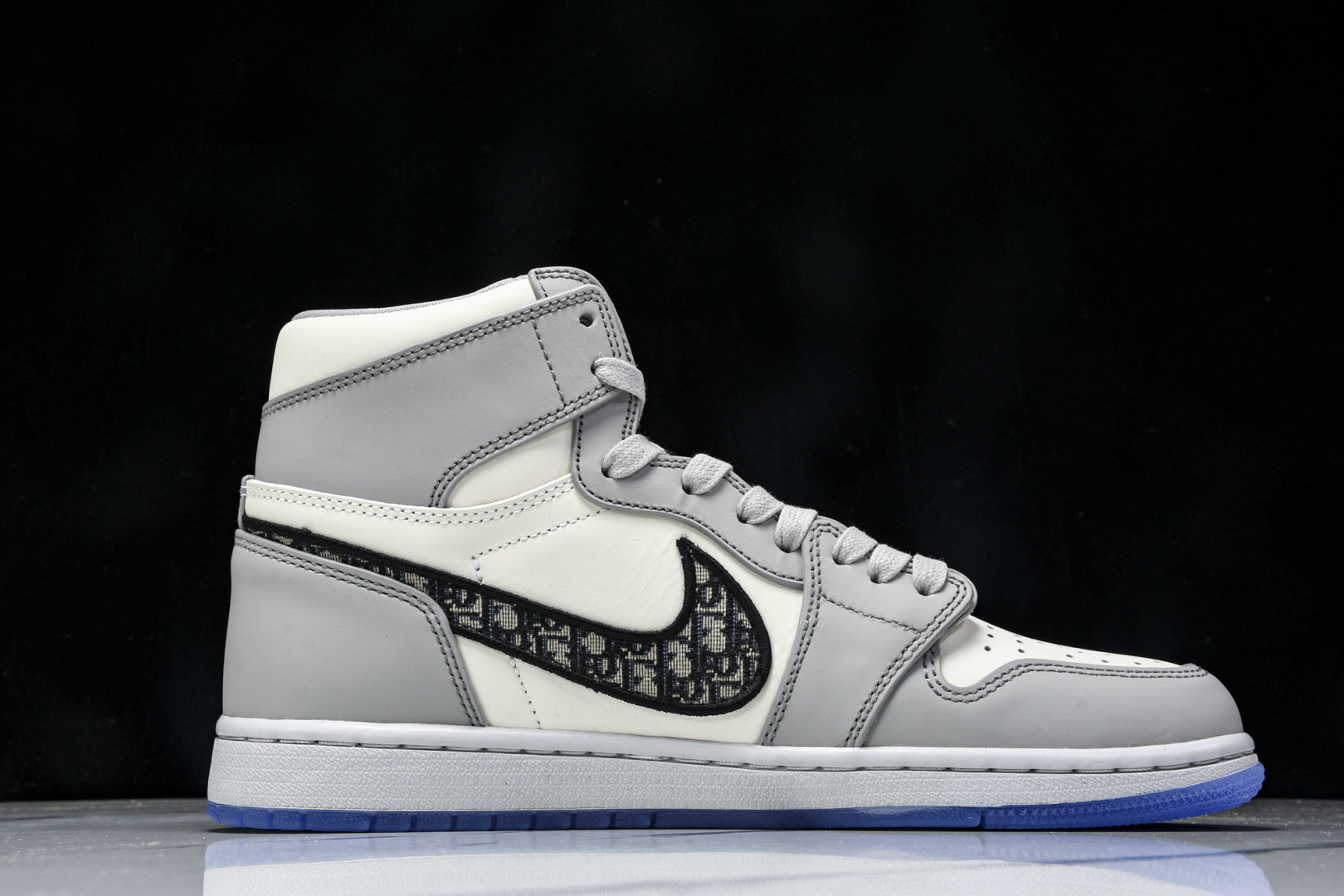 AJ1 奥迪 鞋码：36-47.5

纯原出品-D × AIR JORDAN 1 HIGH OG 奥迪 