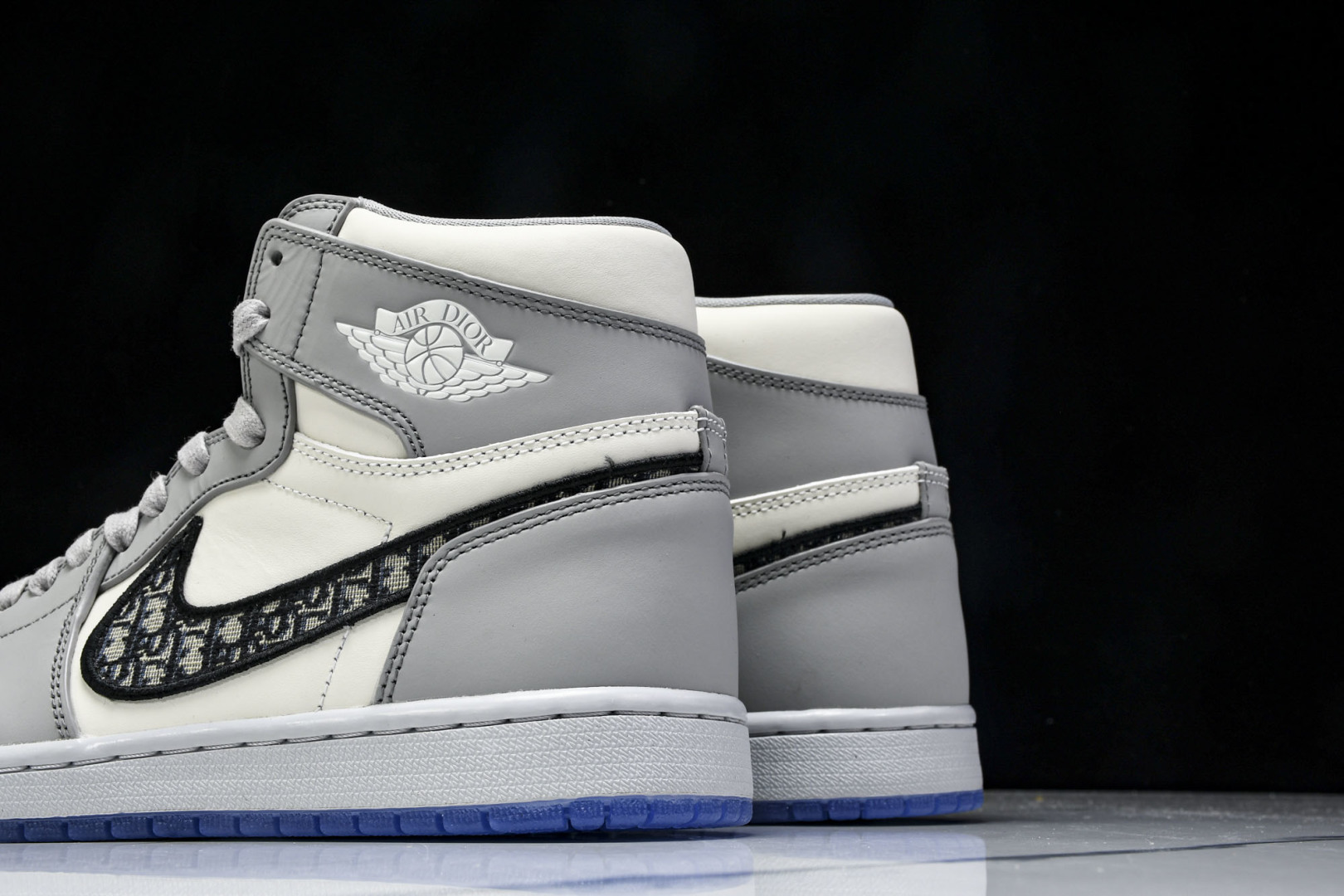 AJ1 奥迪 鞋码：36-47.5

纯原出品-D × AIR JORDAN 1 HIGH OG 奥迪 