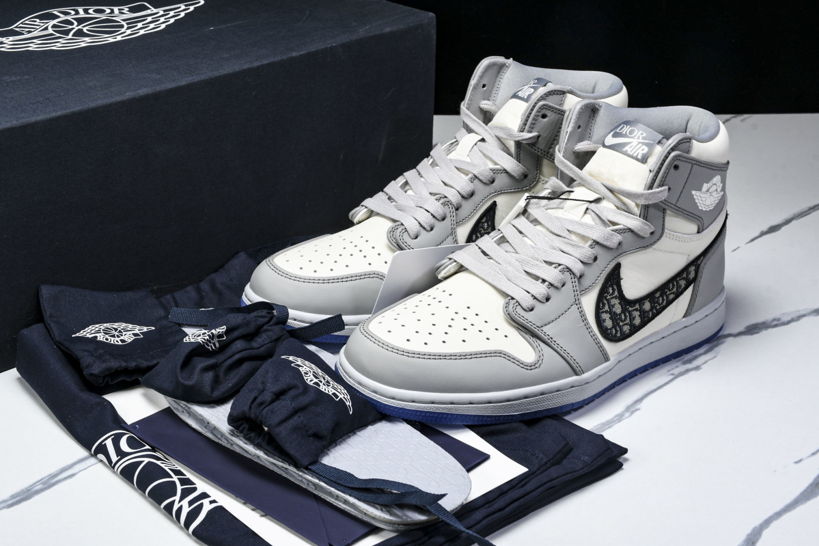 AJ1 奥迪 鞋码：36-47.5

纯原出品-D × AIR JORDAN 1 HIGH OG 奥迪 