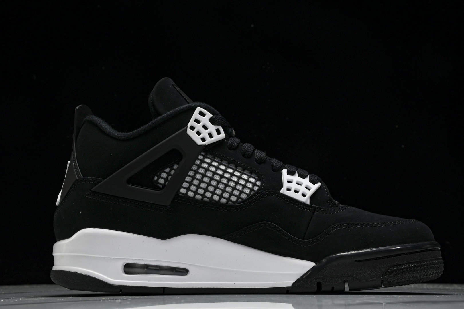 AJ4黑白 尺码40-48.5

纯原版出品-Air Jordan 4 Retro“White Thun