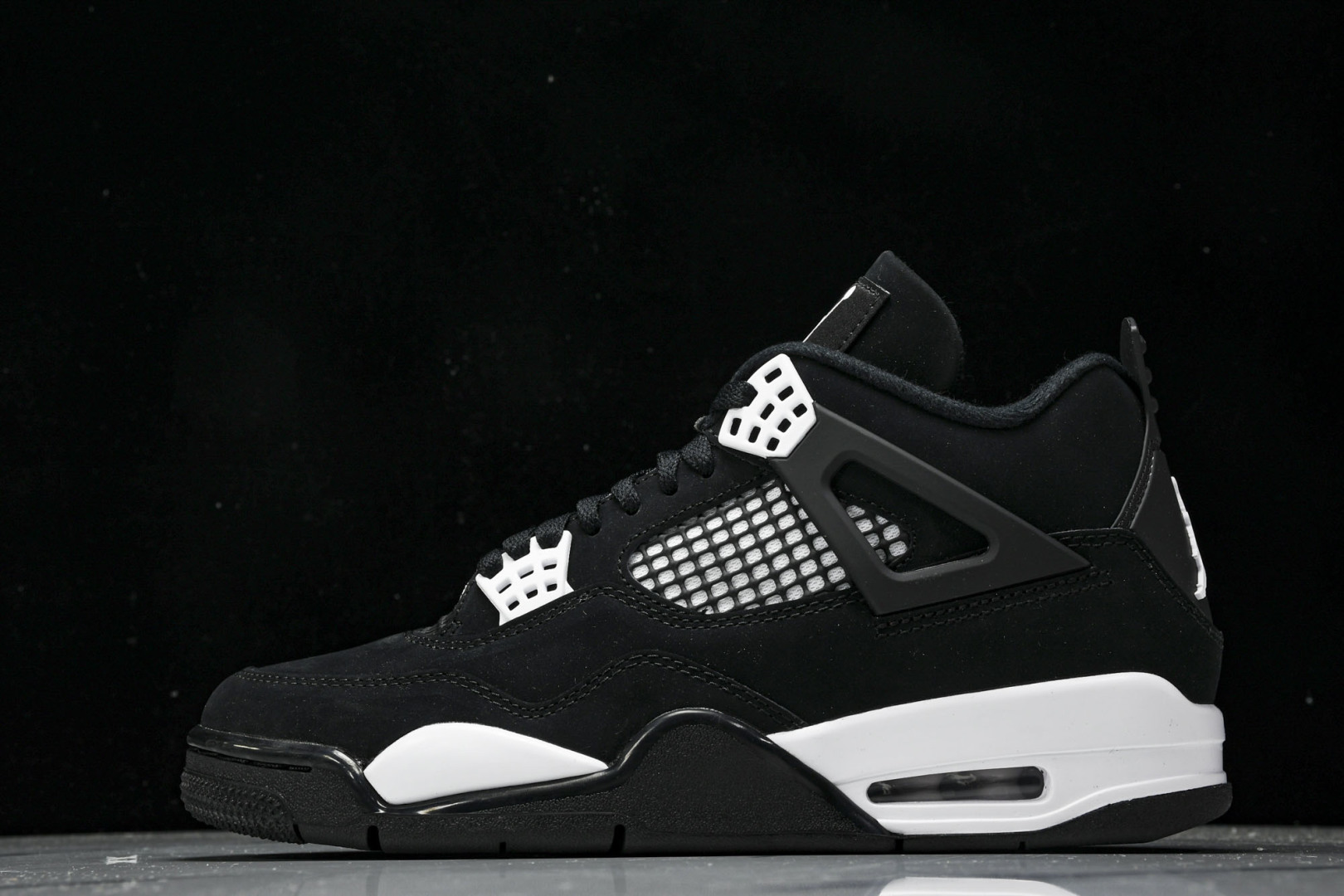 AJ4黑白 尺码40-48.5

纯原版出品-Air Jordan 4 Retro“White Thun