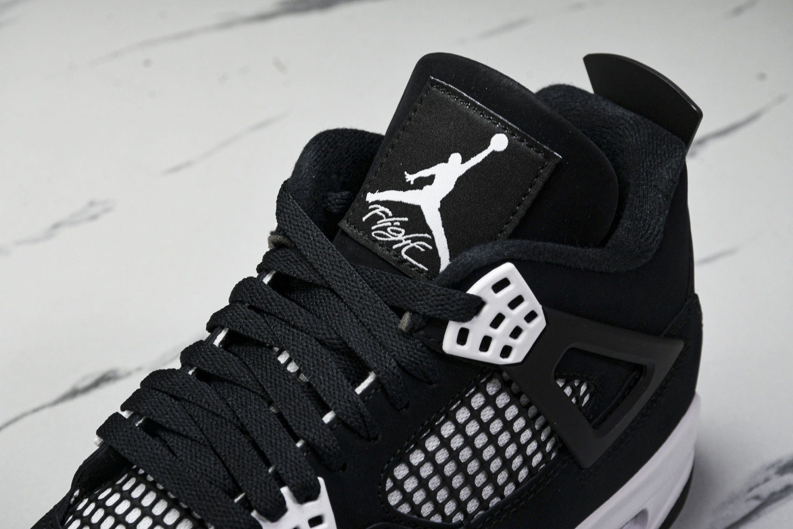 AJ4黑白 尺码40-48.5

纯原版出品-Air Jordan 4 Retro“White Thun