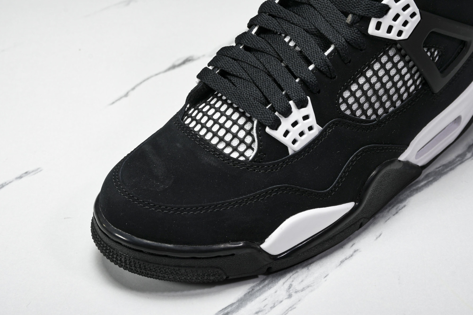 AJ4黑白 尺码40-48.5

纯原版出品-Air Jordan 4 Retro“White Thun