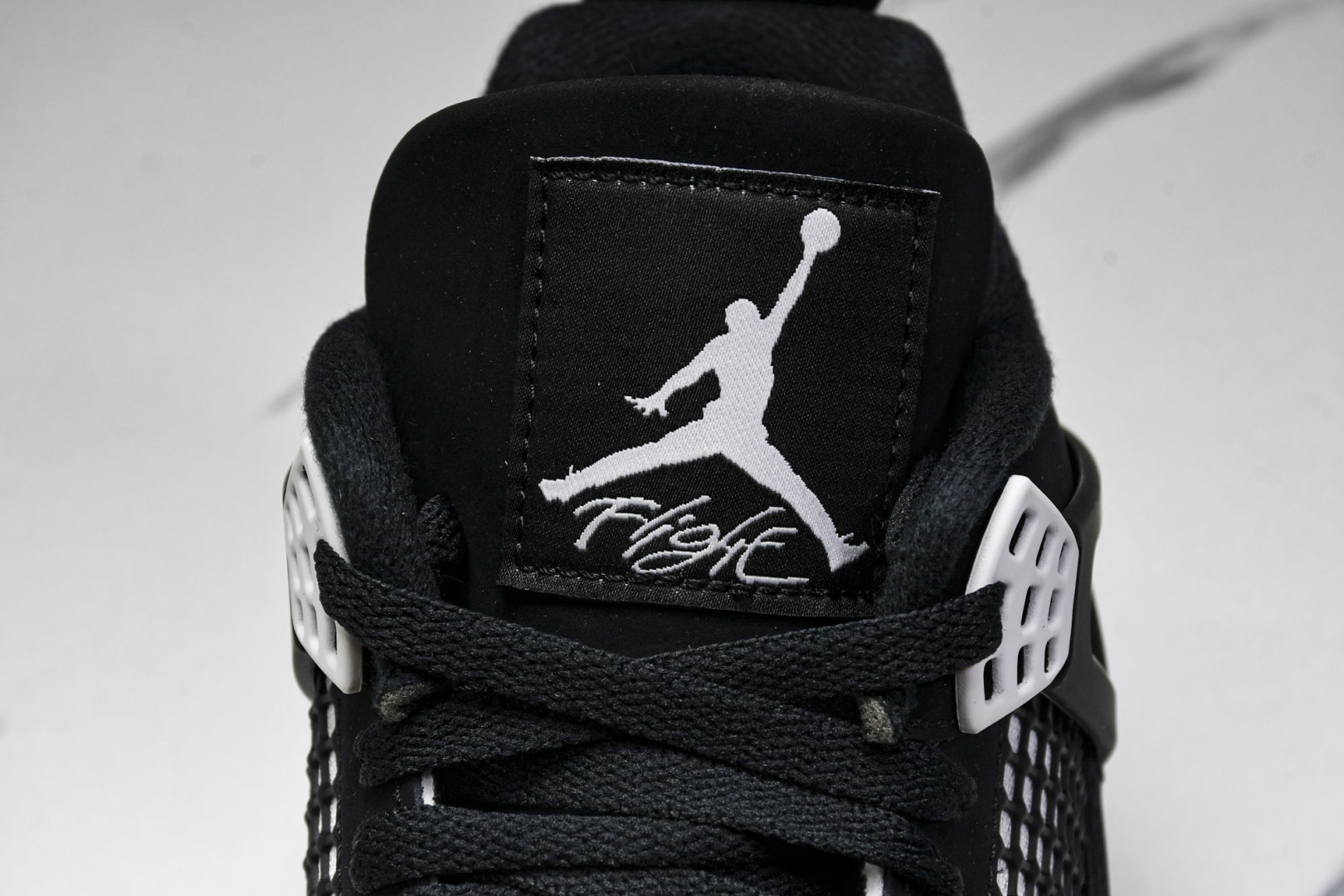 AJ4黑白 尺码40-48.5

纯原版出品-Air Jordan 4 Retro“White Thun