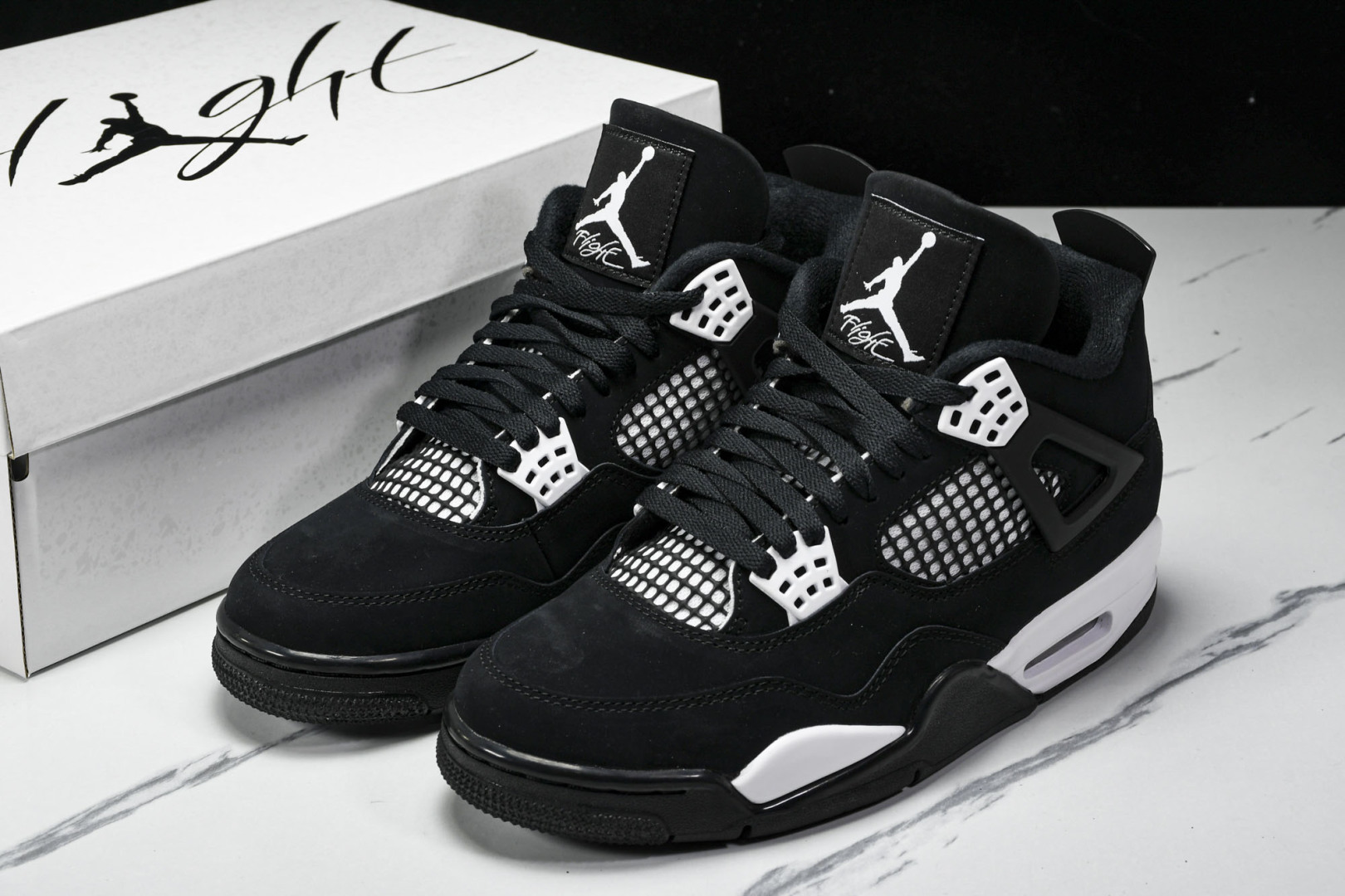 AJ4黑白 尺码40-48.5

纯原版出品-Air Jordan 4 Retro“White Thun