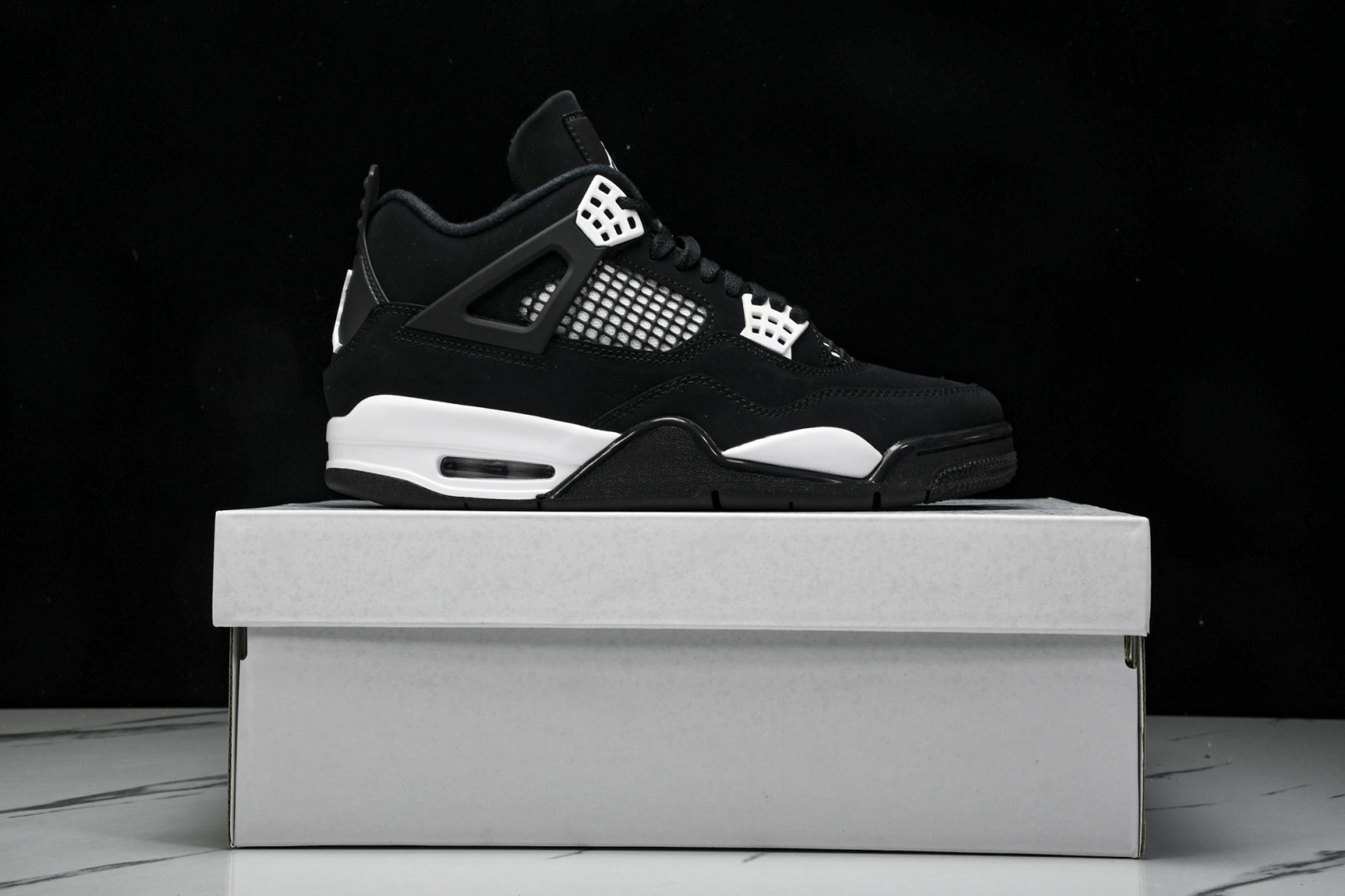 AJ4黑白 尺码40-48.5

纯原版出品-Air Jordan 4 Retro“White Thun