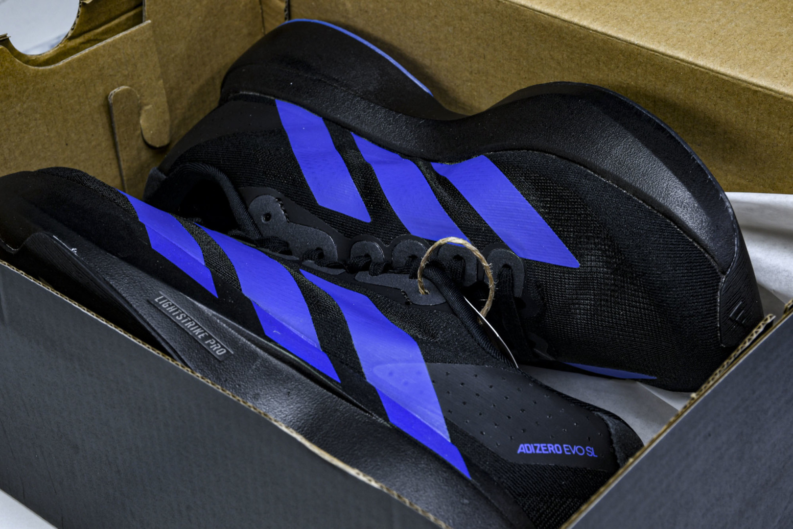 Adizero 尺码36-46

纯原版出品-AD Adizero EVO SL Black Blue 