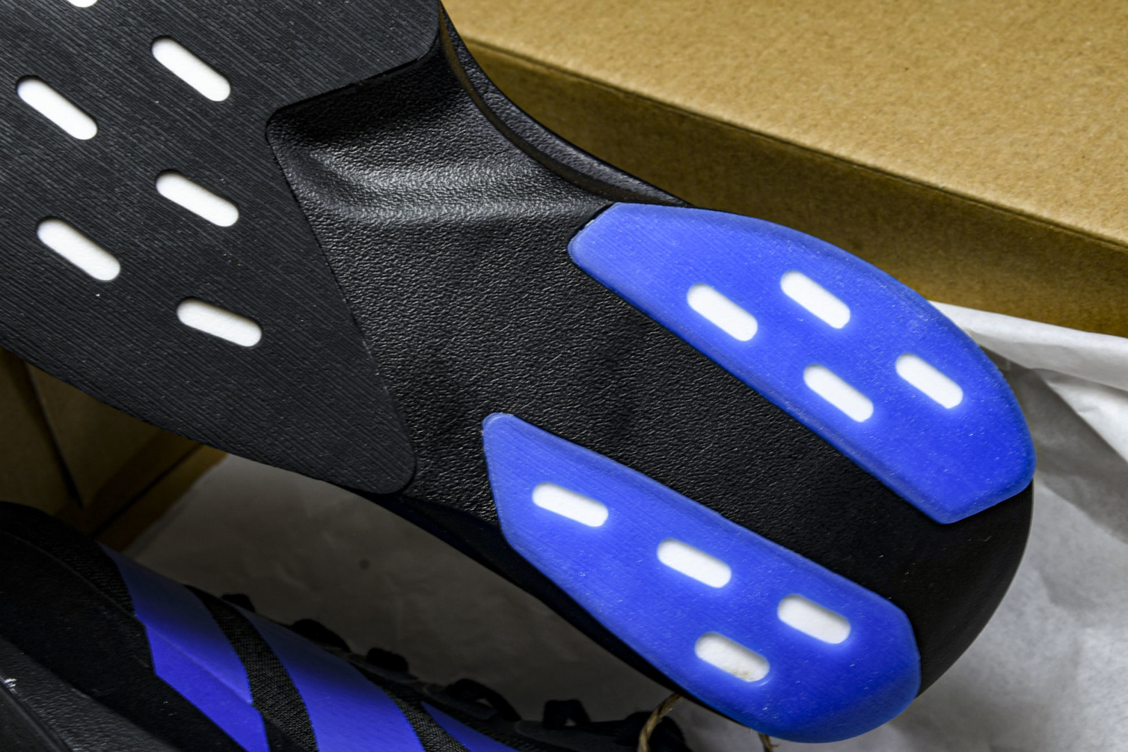 Adizero 尺码36-46

纯原版出品-AD Adizero EVO SL Black Blue 