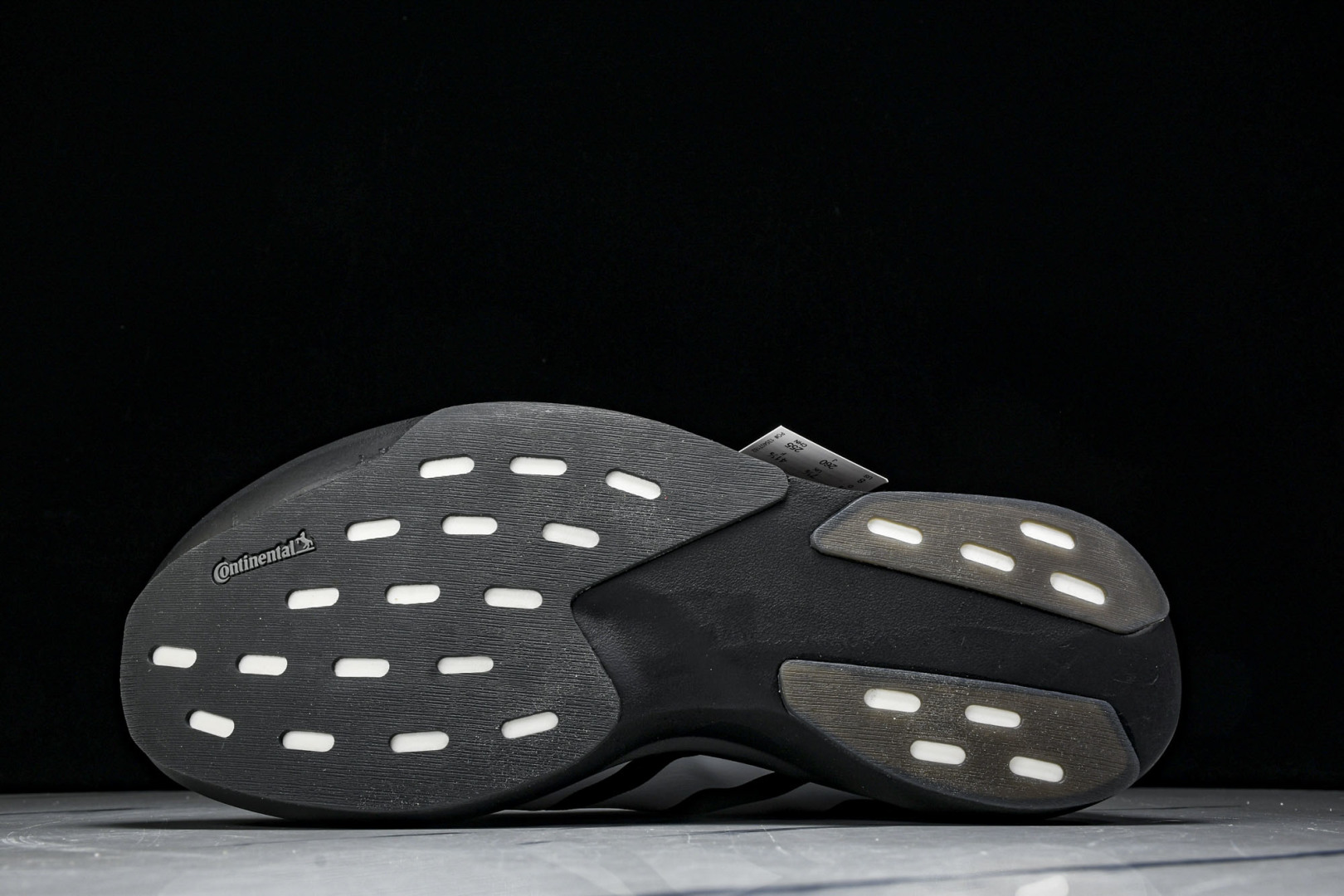 Adizero 尺码36-46

纯原版出品-Adizero EVO SL Black White 黑白