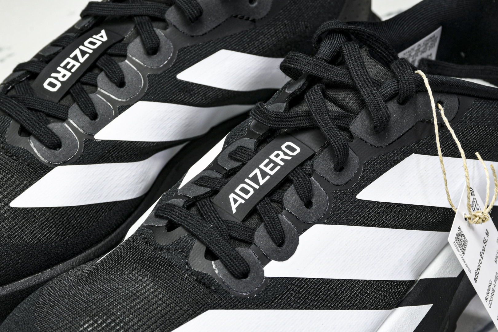 Adizero 尺码36-46

纯原版出品-Adizero EVO SL Black White 黑白