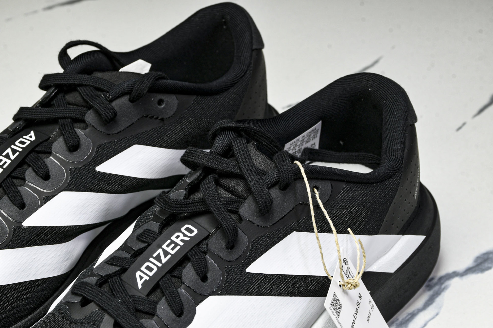 Adizero 尺码36-46

纯原版出品-Adizero EVO SL Black White 黑白