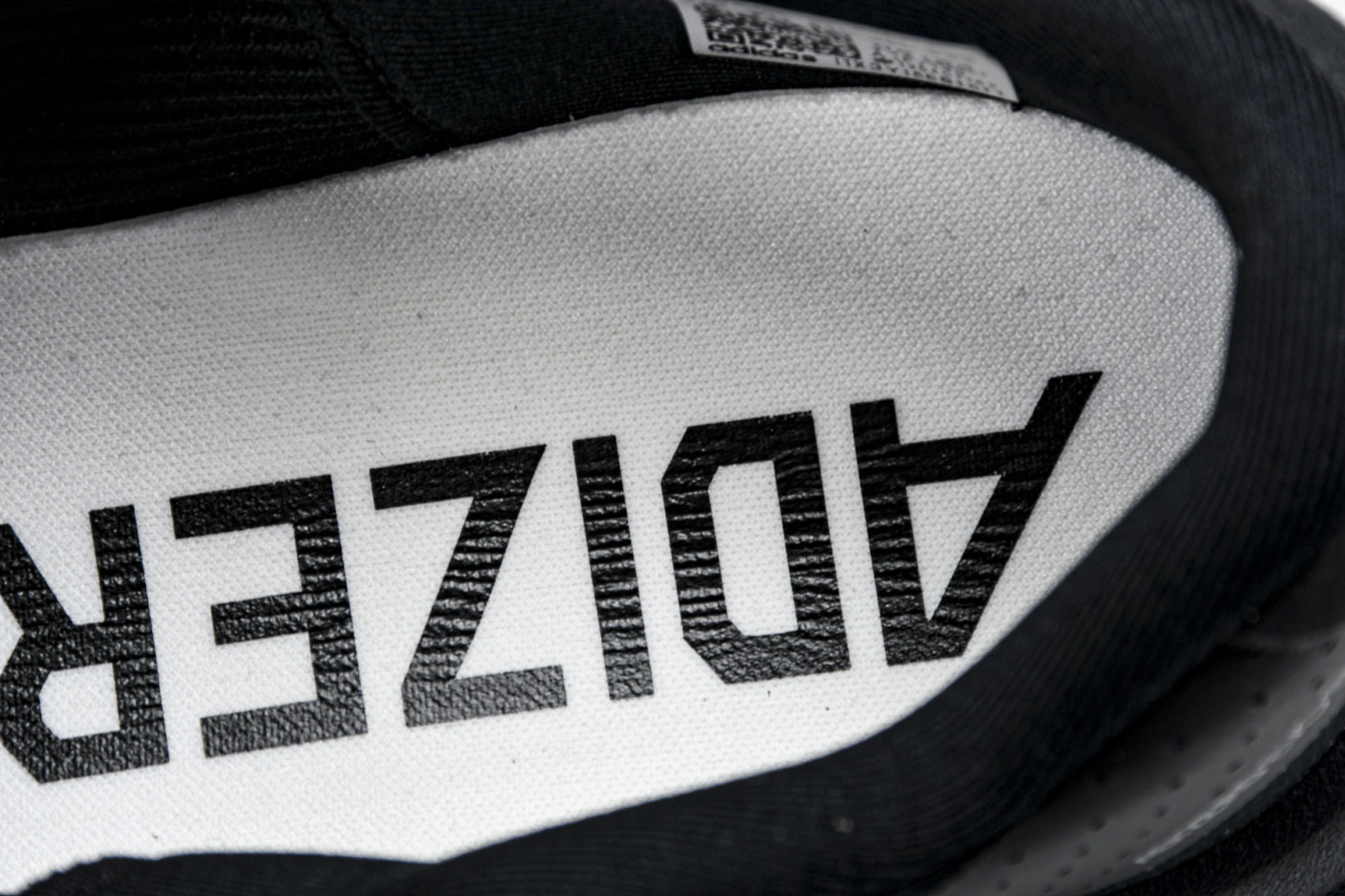 Adizero 尺码36-46

纯原版出品-Adizero EVO SL Black White 黑白